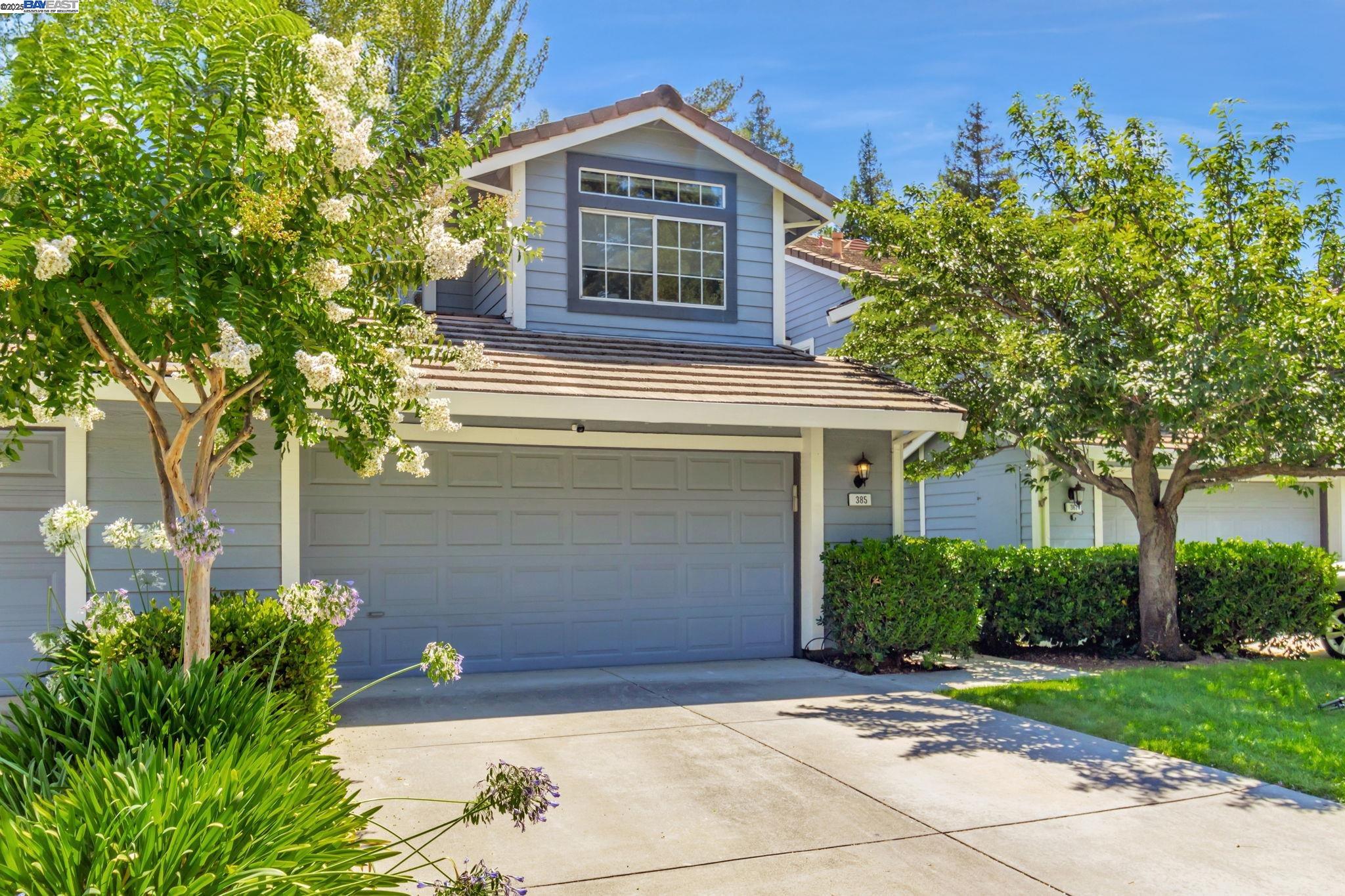 Detail Gallery Image 2 of 42 For 385 Kensington Cmn, Livermore,  CA 94551 - 3 Beds | 2/1 Baths