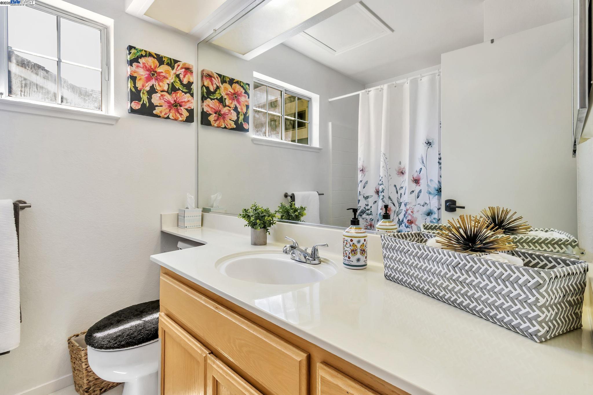 Detail Gallery Image 22 of 42 For 385 Kensington Cmn, Livermore,  CA 94551 - 3 Beds | 2/1 Baths
