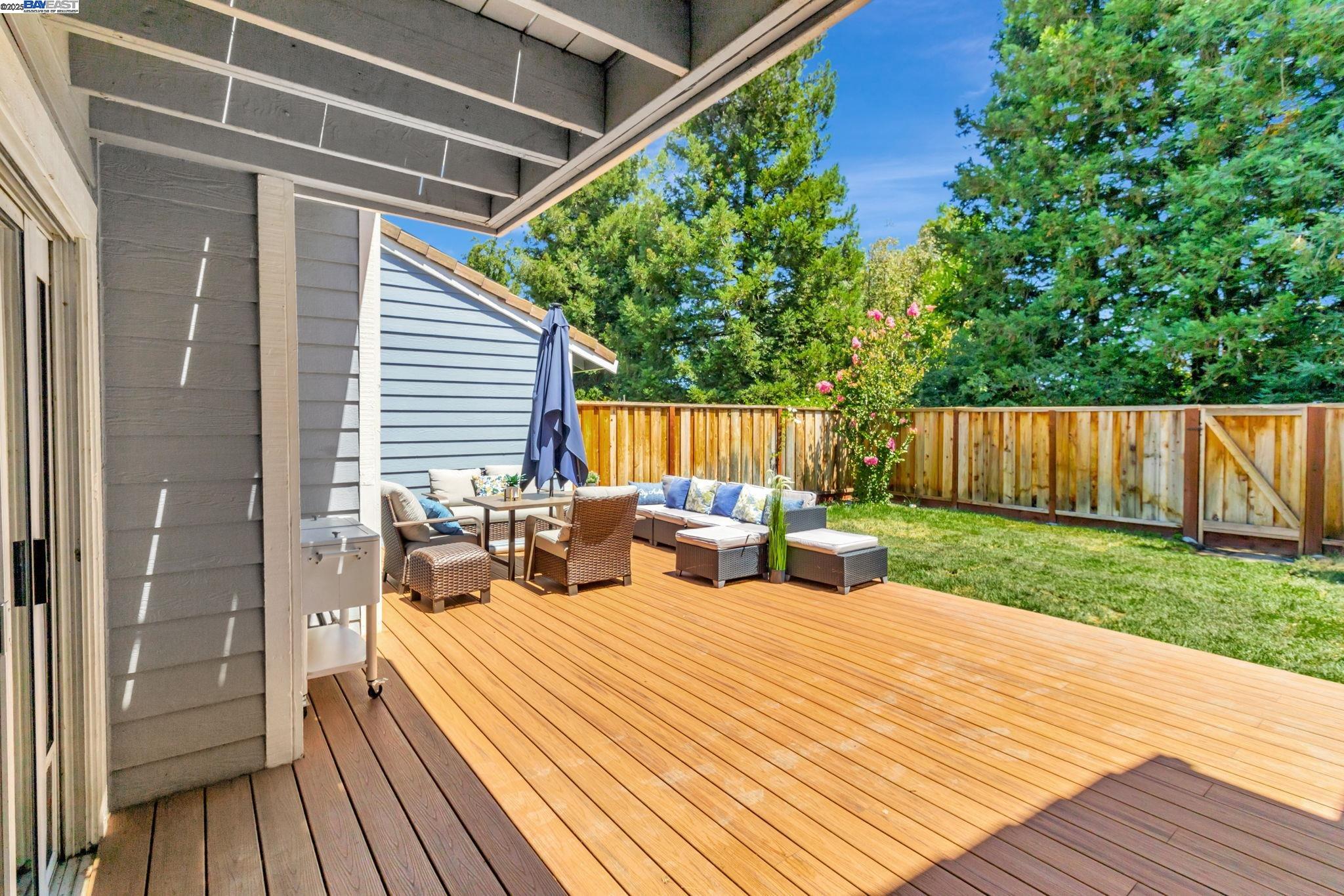 Detail Gallery Image 27 of 42 For 385 Kensington Cmn, Livermore,  CA 94551 - 3 Beds | 2/1 Baths