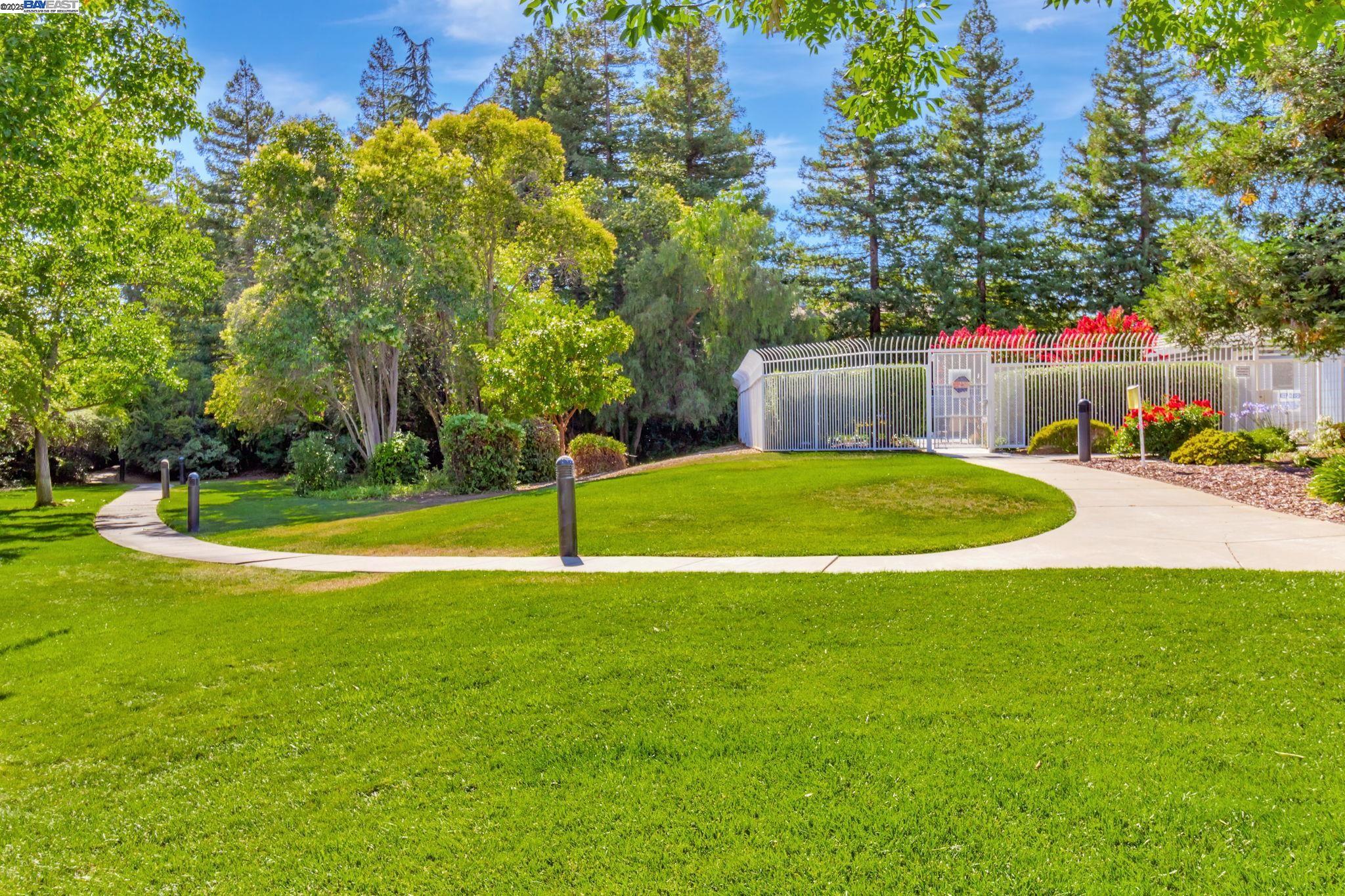 Detail Gallery Image 30 of 42 For 385 Kensington Cmn, Livermore,  CA 94551 - 3 Beds | 2/1 Baths