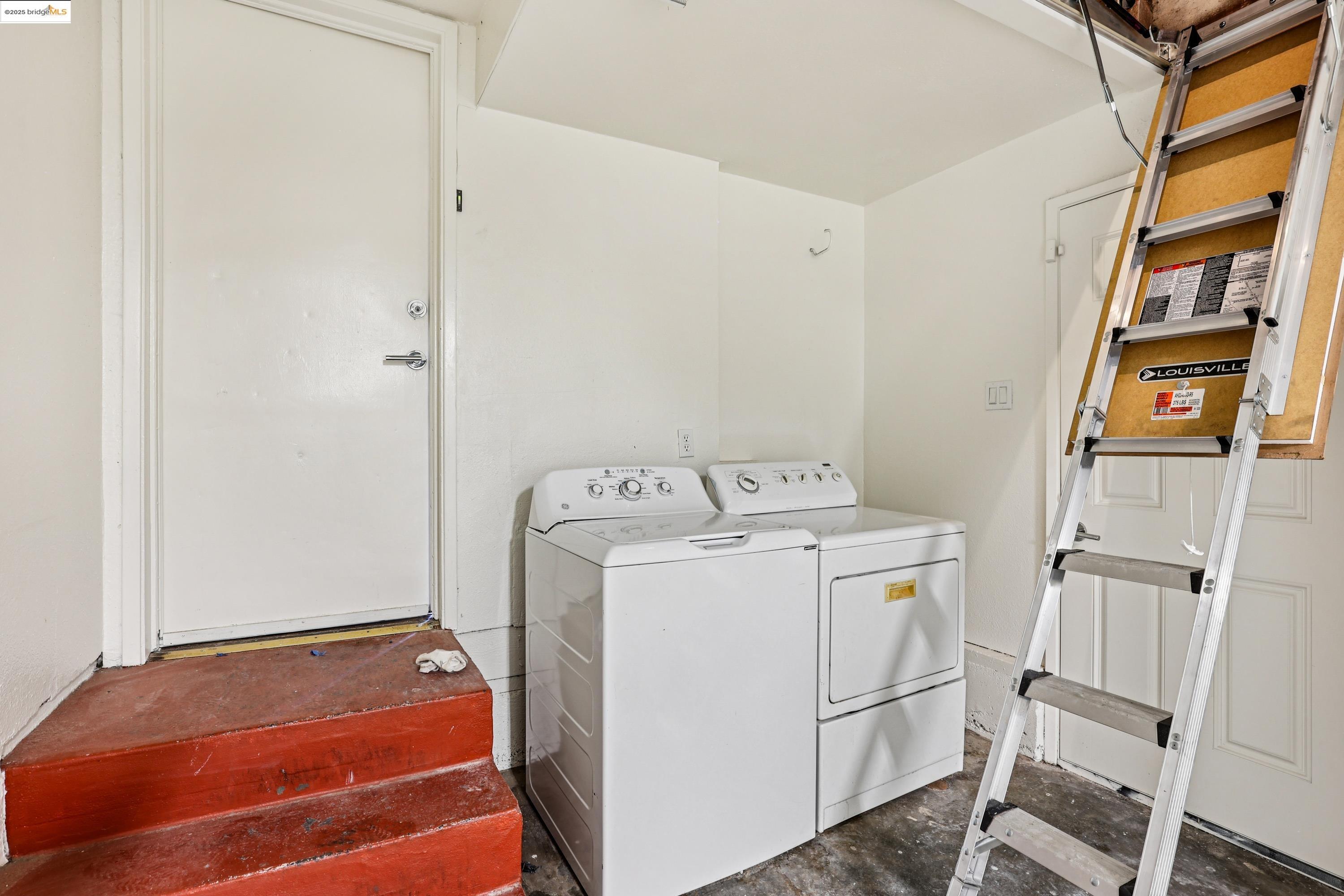 Detail Gallery Image 11 of 25 For 2018 99th Ave, Oakland,  CA 94603 - 3 Beds | 1/1 Baths