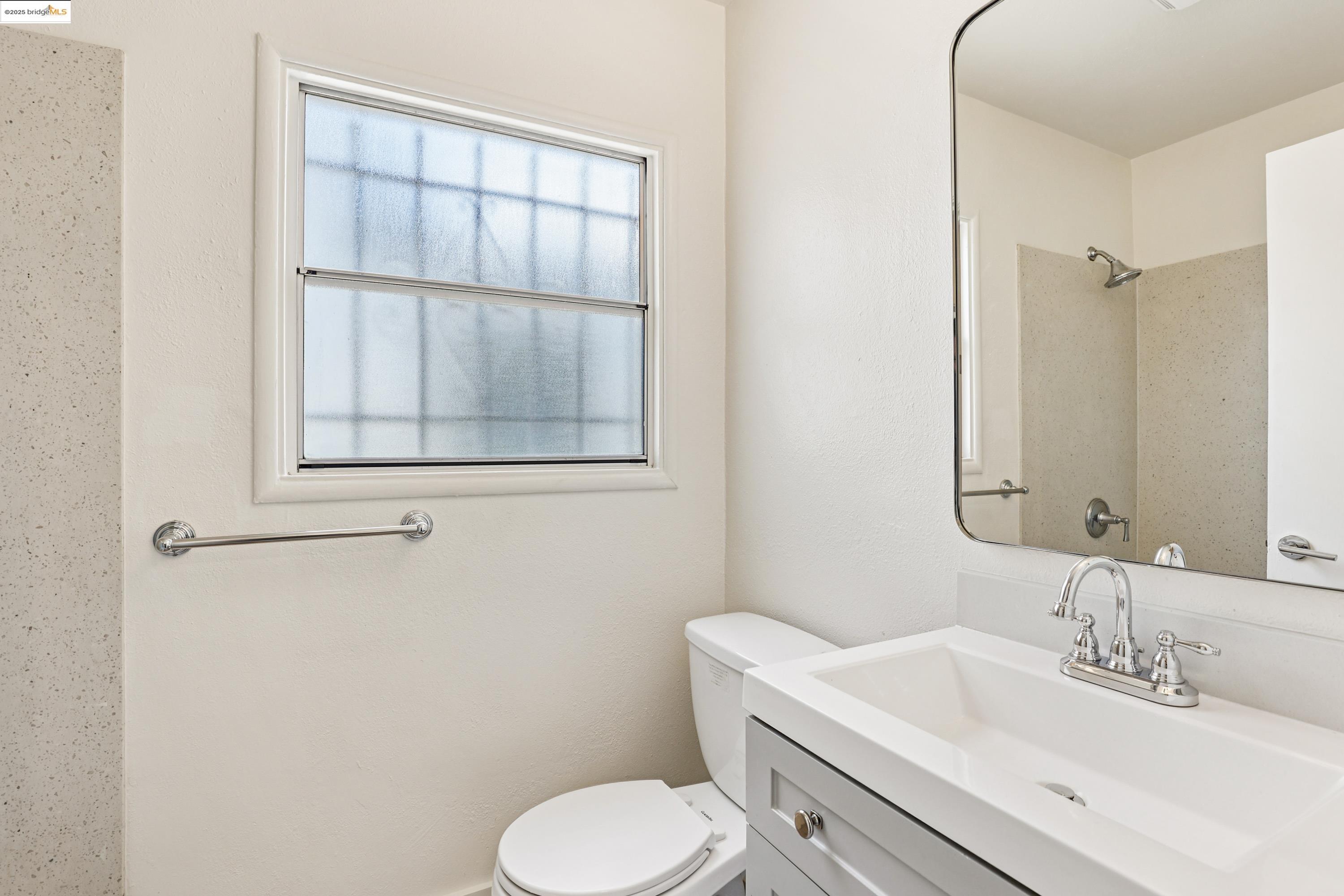Detail Gallery Image 15 of 25 For 2018 99th Ave, Oakland,  CA 94603 - 3 Beds | 1/1 Baths