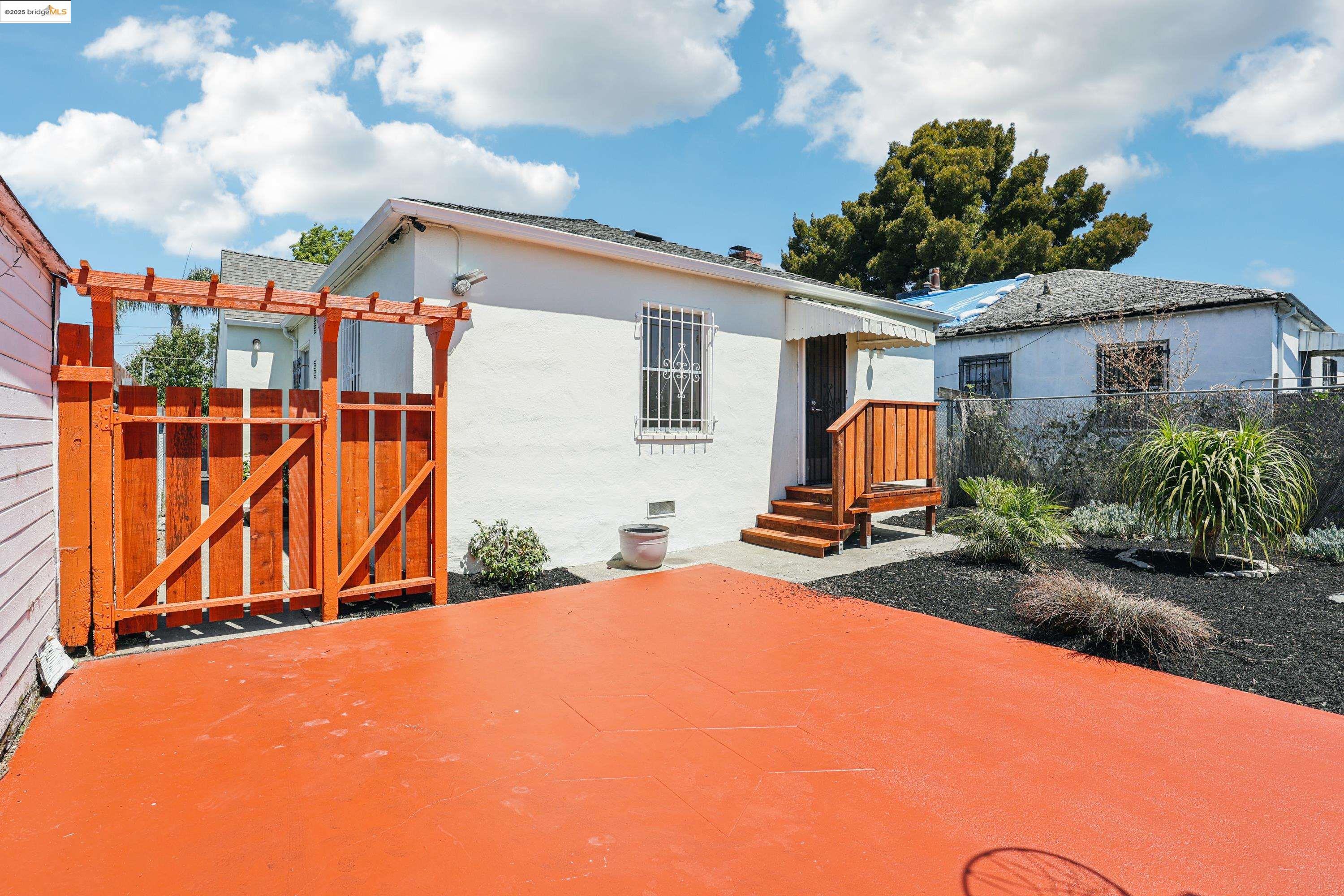 Detail Gallery Image 21 of 25 For 2018 99th Ave, Oakland,  CA 94603 - 3 Beds | 1/1 Baths