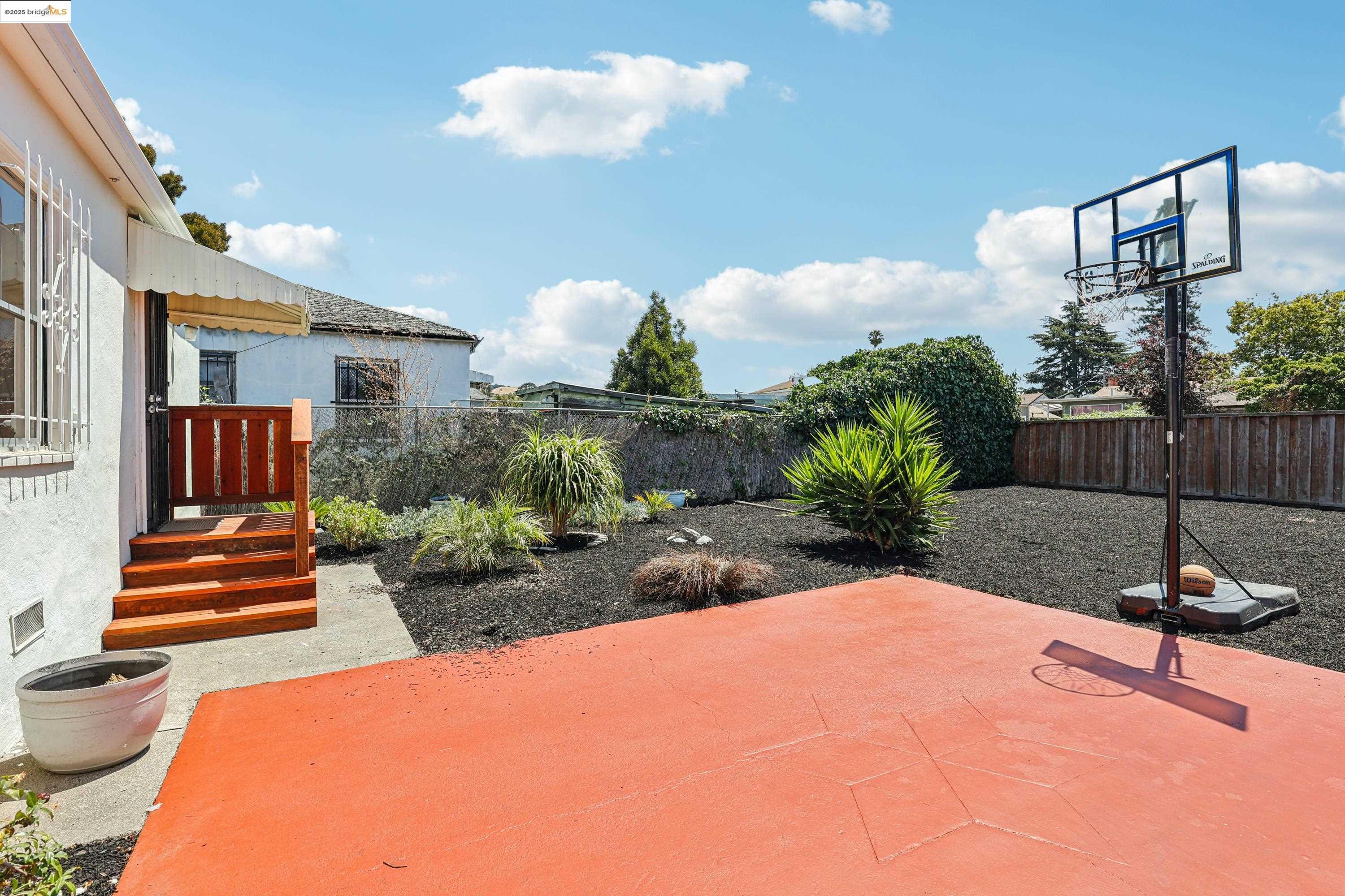 Detail Gallery Image 22 of 25 For 2018 99th Ave, Oakland,  CA 94603 - 3 Beds | 1/1 Baths