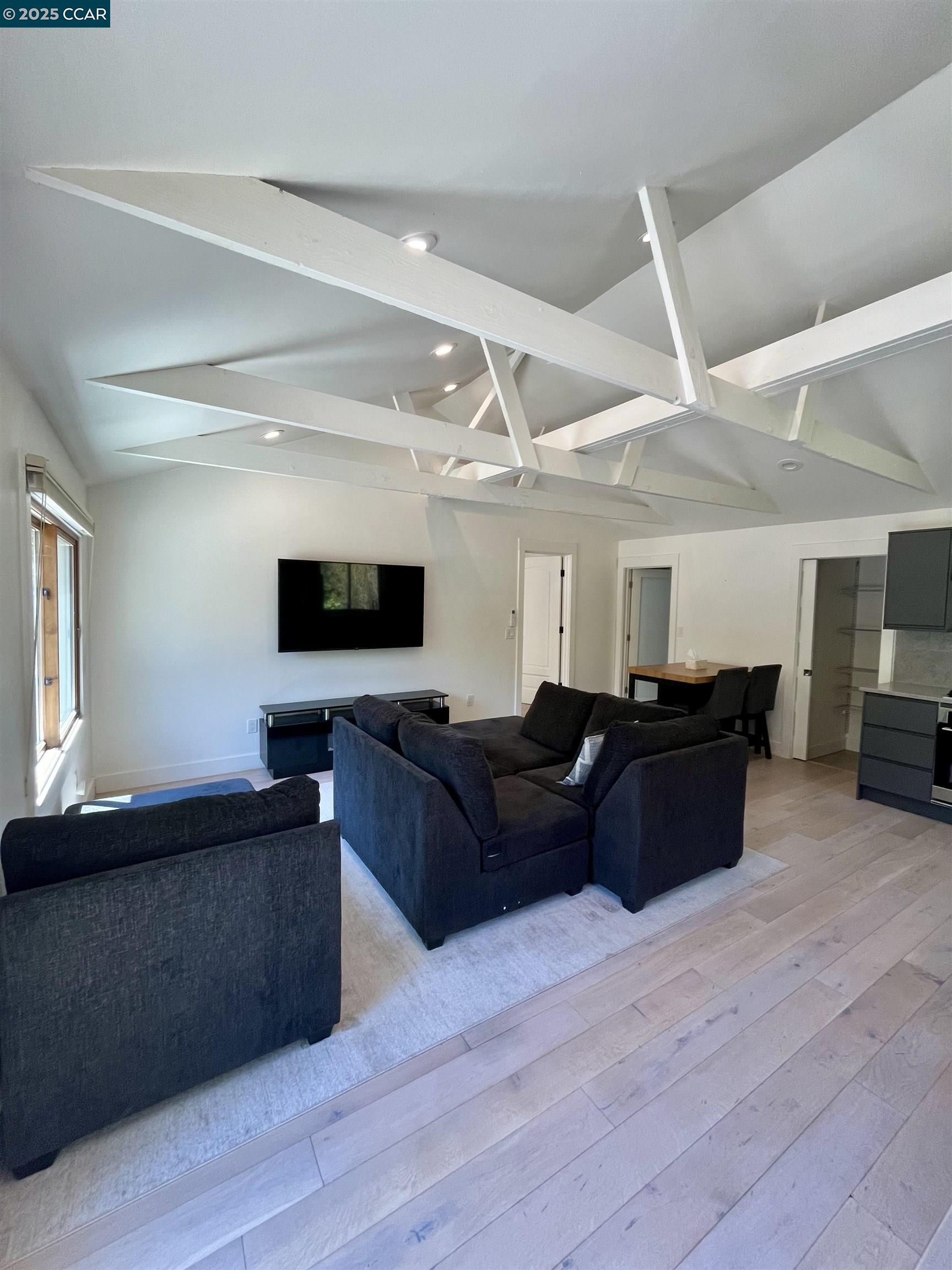 188 Pioneer Ave, Walnut Creek, California 94597, 1 Bedroom Bedrooms, 4 Rooms Rooms,1 BathroomBathrooms,Residential Lease,For Rent,188 Pioneer Ave,41105304