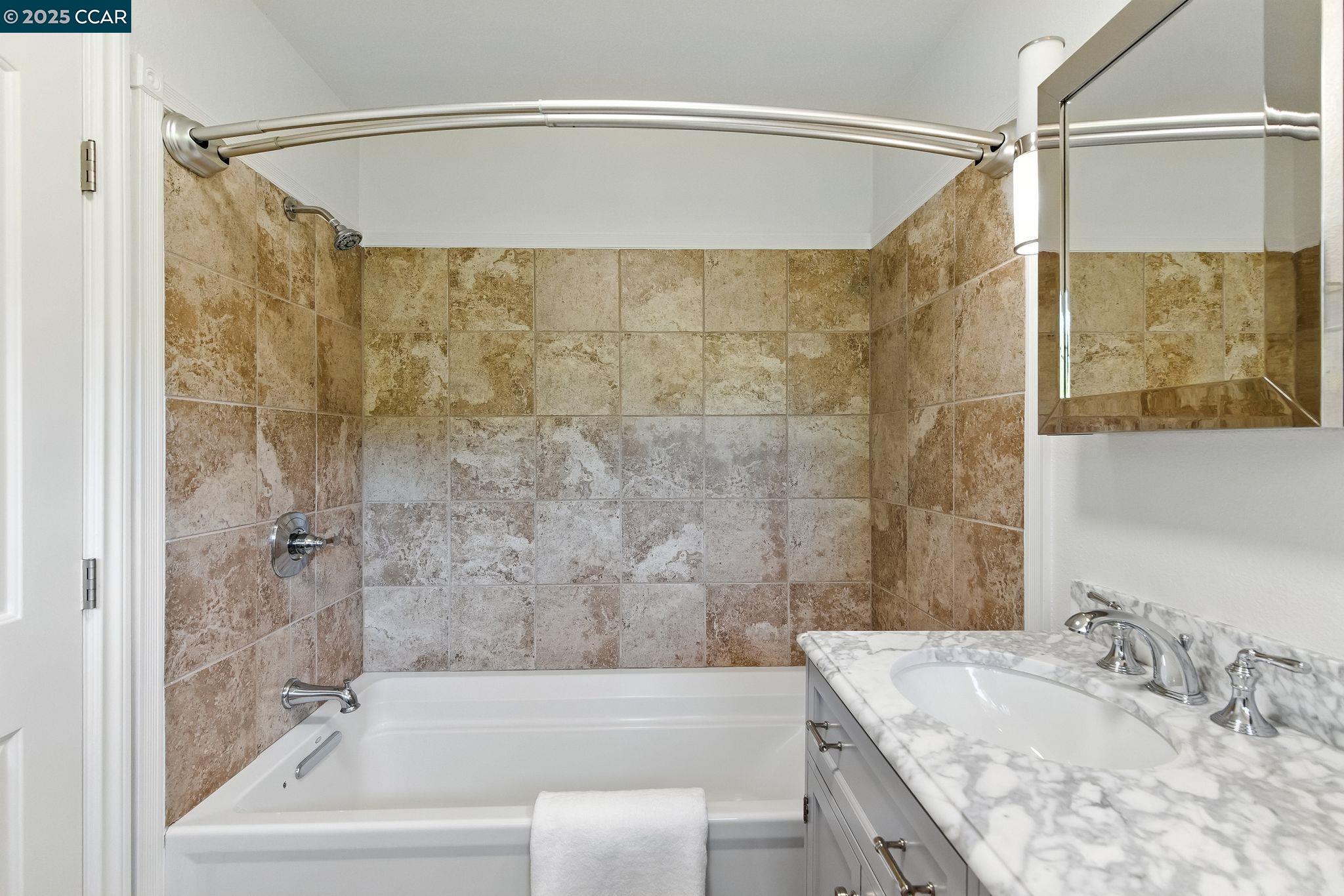 122 Stein Way, Orinda, California 94563, 3 Bedrooms Bedrooms, 6 Rooms Rooms,3 BathroomsBathrooms,Residential,For Sale,122 Stein Way,41105305