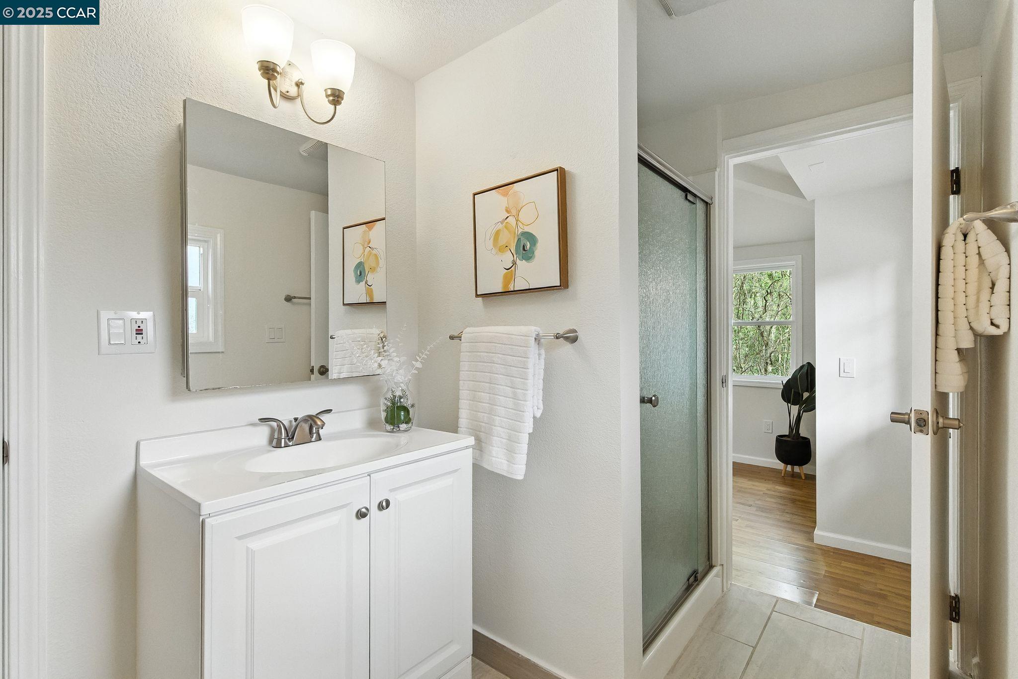 Detail Gallery Image 30 of 43 For 122 Stein Way, Orinda,  CA 94563 - 3 Beds | 3 Baths