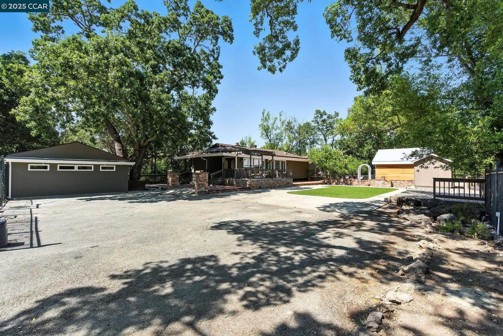 122 Stein Way, Orinda, California 94563, 3 Bedrooms Bedrooms, 6 Rooms Rooms,3 BathroomsBathrooms,Residential,For Sale,122 Stein Way,41105305