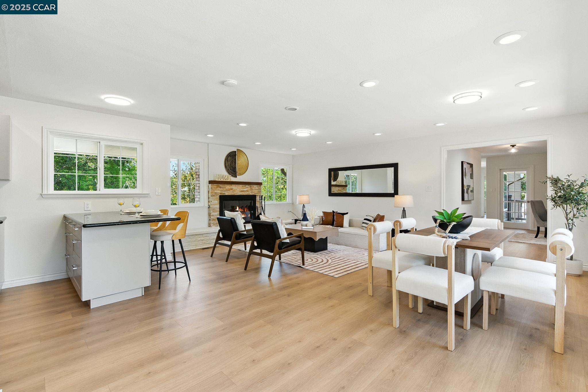 Detail Gallery Image 6 of 43 For 122 Stein Way, Orinda,  CA 94563 - 3 Beds | 3 Baths