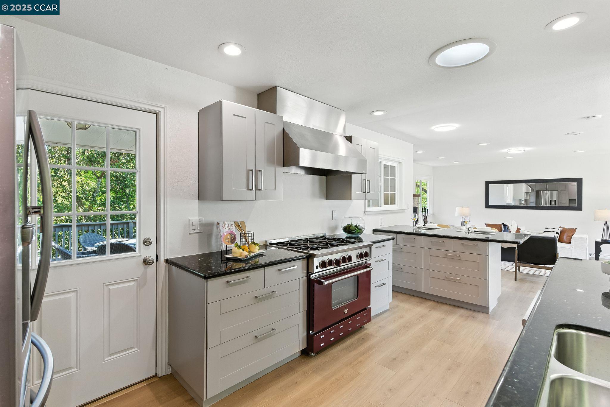 122 Stein Way, Orinda, California 94563, 3 Bedrooms Bedrooms, 6 Rooms Rooms,3 BathroomsBathrooms,Residential,For Sale,122 Stein Way,41105305