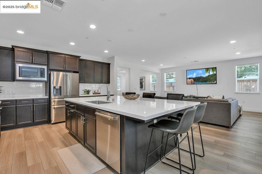 Detail Gallery Image 17 of 44 For 1051 Nighthawk Way, Brentwood,  CA 94513 - 5 Beds | 4/1 Baths