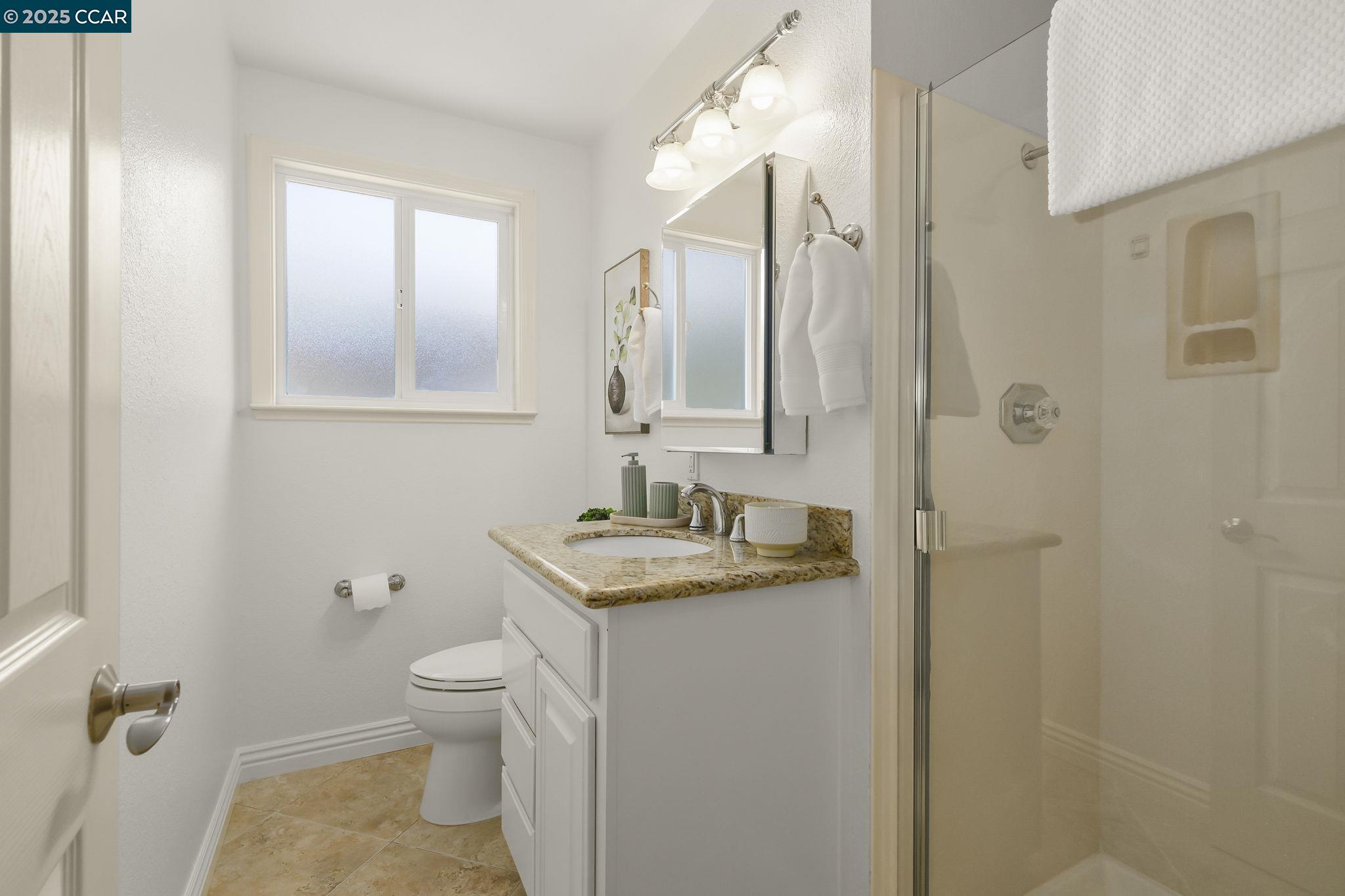 Detail Gallery Image 16 of 38 For 3937 Majestic Dr, Concord,  CA 94519-1213 - 3 Beds | 2 Baths