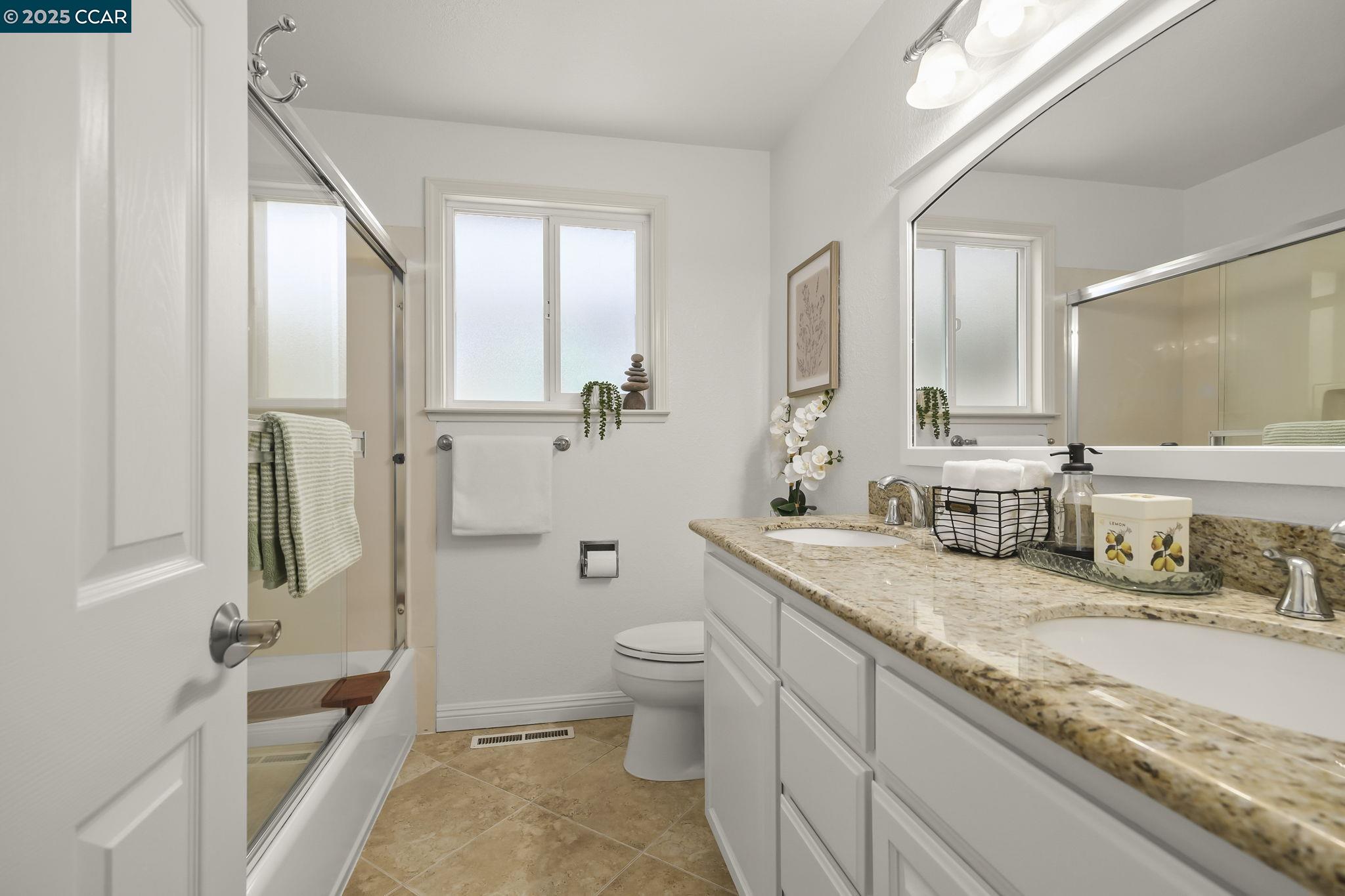 Detail Gallery Image 19 of 38 For 3937 Majestic Dr, Concord,  CA 94519-1213 - 3 Beds | 2 Baths