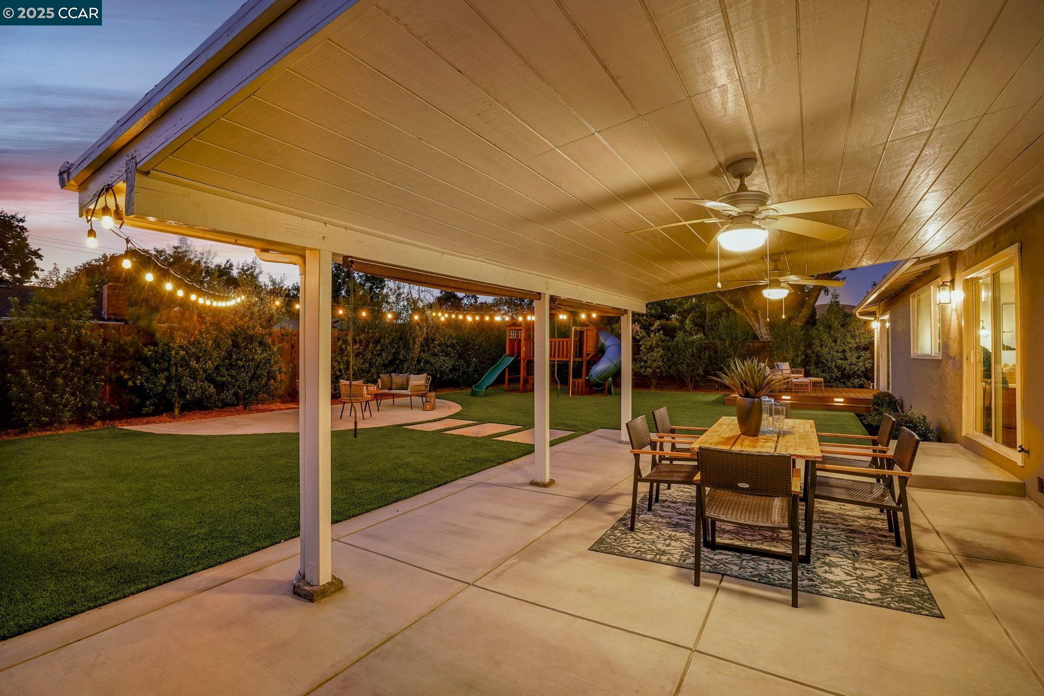Detail Gallery Image 20 of 38 For 3937 Majestic Dr, Concord,  CA 94519-1213 - 3 Beds | 2 Baths