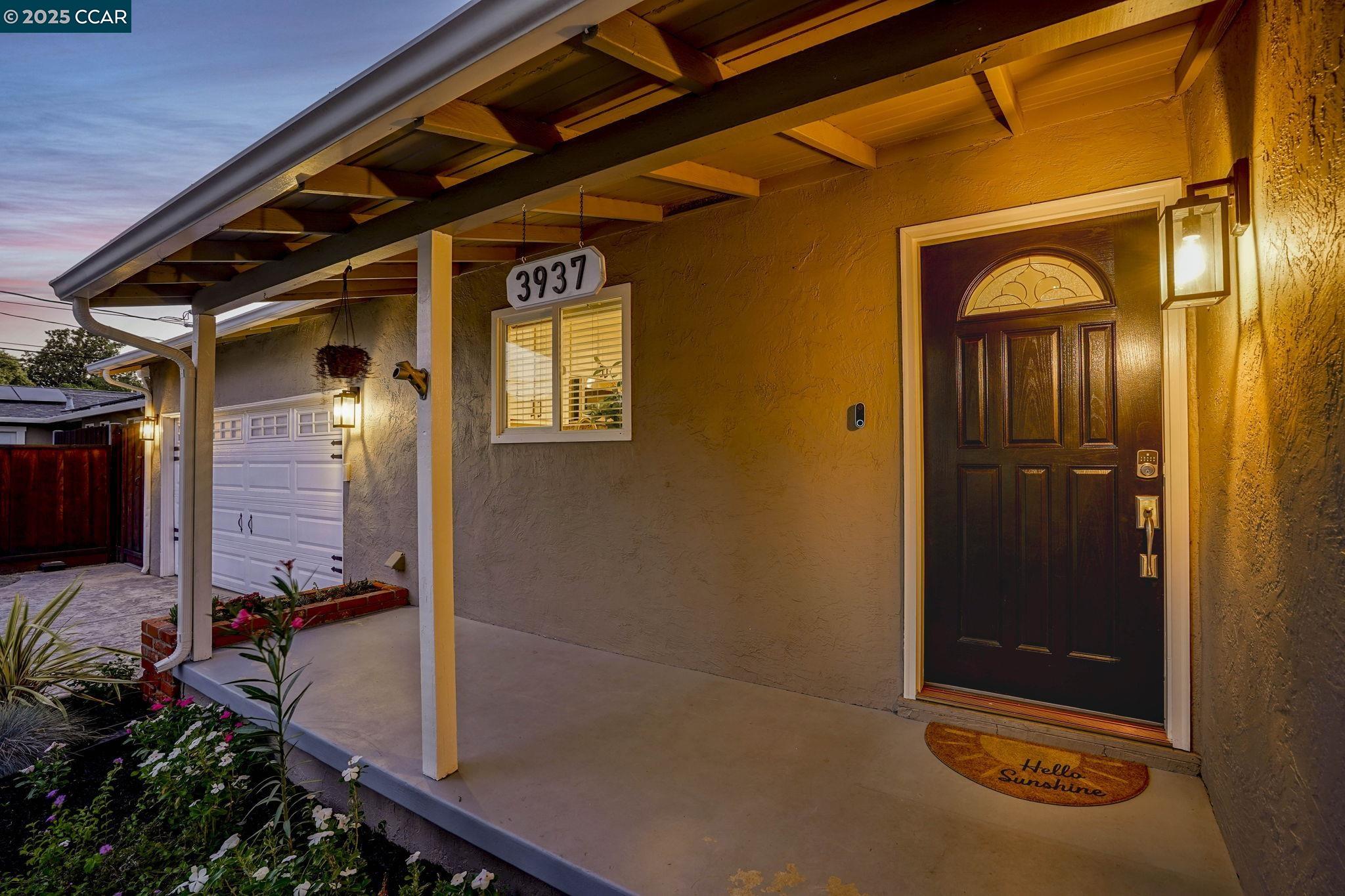 Detail Gallery Image 3 of 38 For 3937 Majestic Dr, Concord,  CA 94519-1213 - 3 Beds | 2 Baths