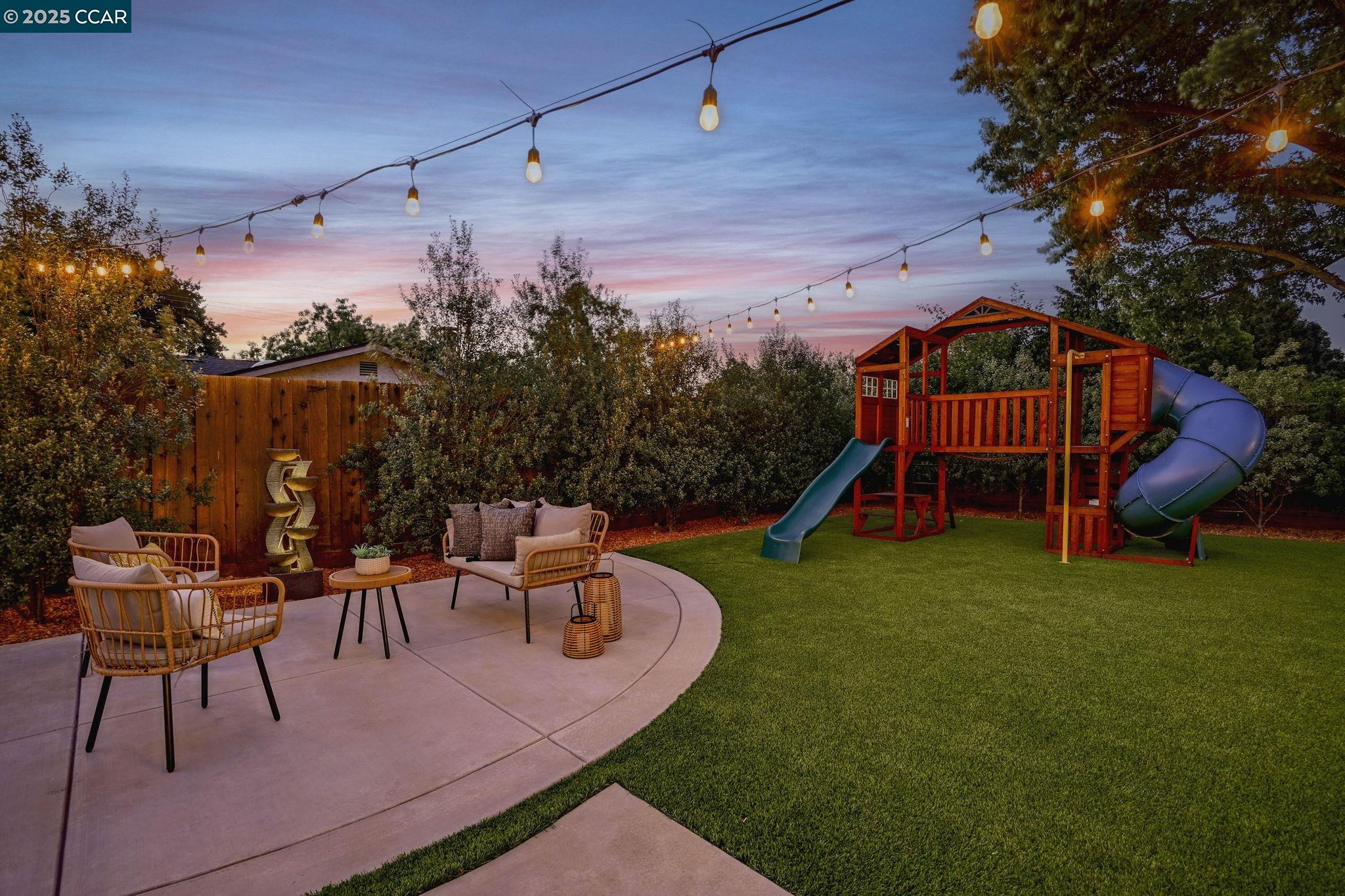 Detail Gallery Image 23 of 38 For 3937 Majestic Dr, Concord,  CA 94519-1213 - 3 Beds | 2 Baths