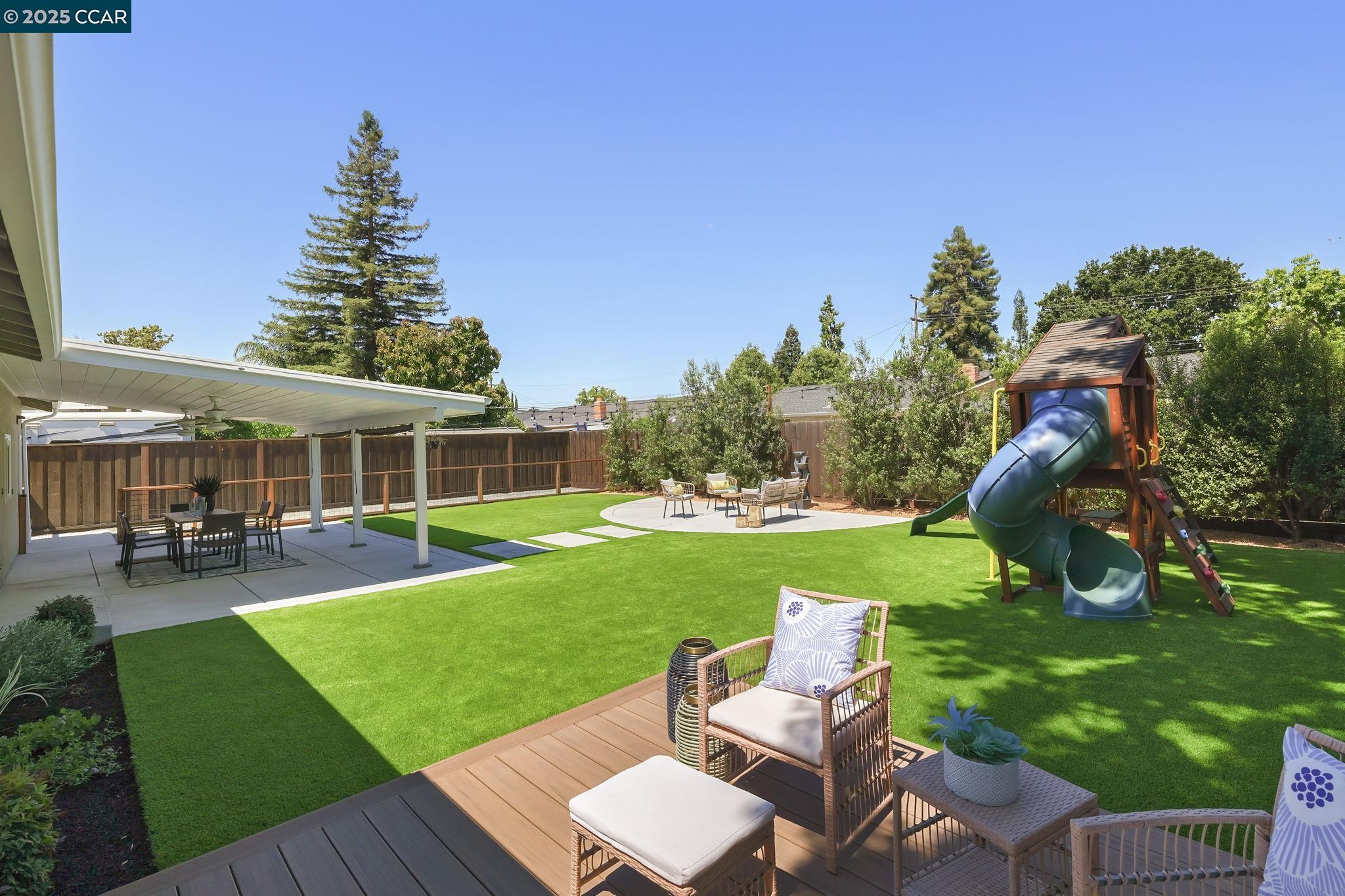 Detail Gallery Image 26 of 38 For 3937 Majestic Dr, Concord,  CA 94519-1213 - 3 Beds | 2 Baths