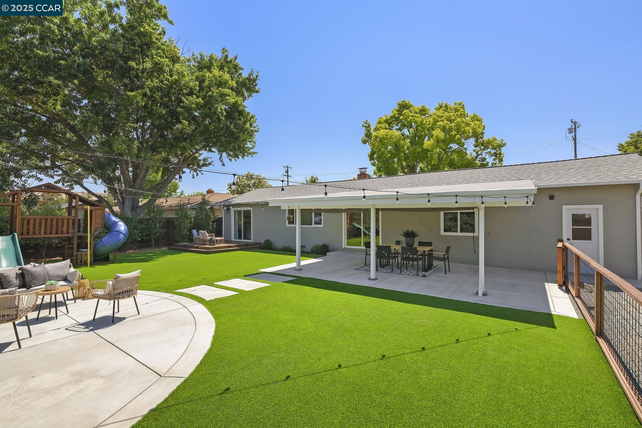 Detail Gallery Image 29 of 38 For 3937 Majestic Dr, Concord,  CA 94519-1213 - 3 Beds | 2 Baths
