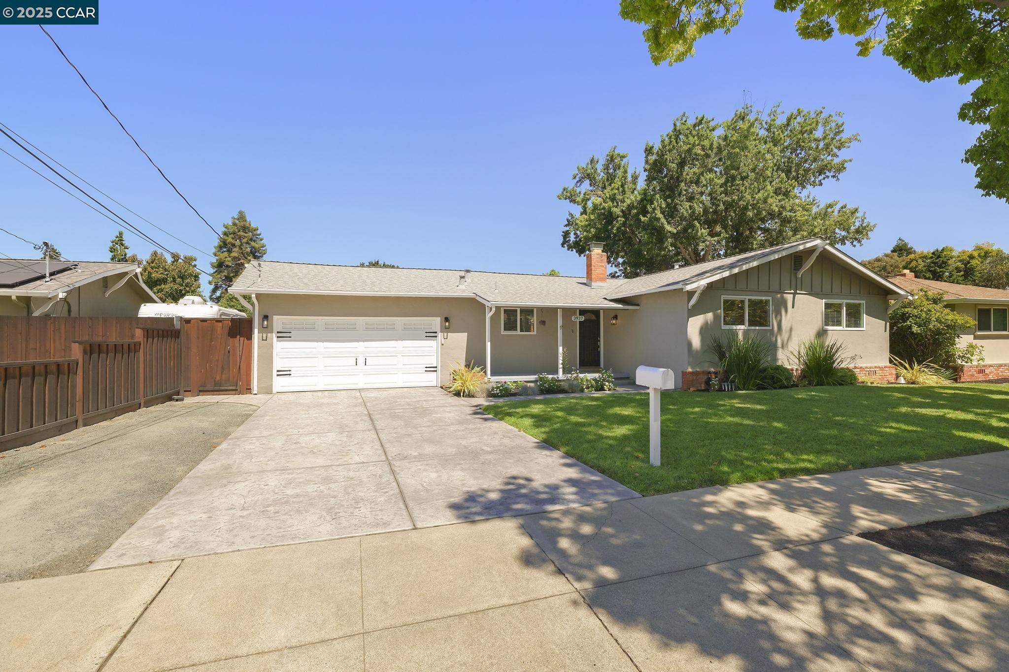Detail Gallery Image 34 of 38 For 3937 Majestic Dr, Concord,  CA 94519-1213 - 3 Beds | 2 Baths