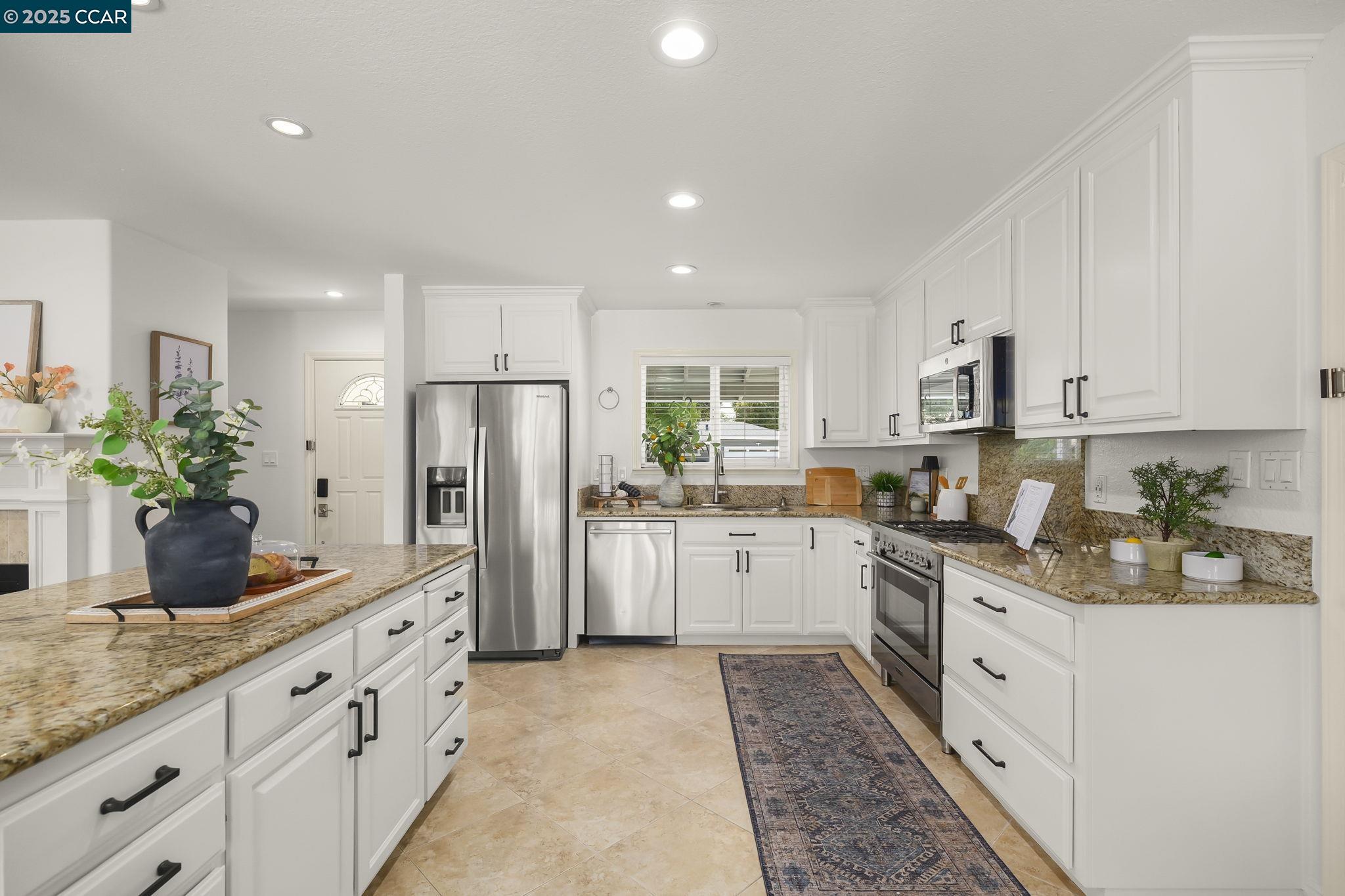 Detail Gallery Image 10 of 38 For 3937 Majestic Dr, Concord,  CA 94519-1213 - 3 Beds | 2 Baths