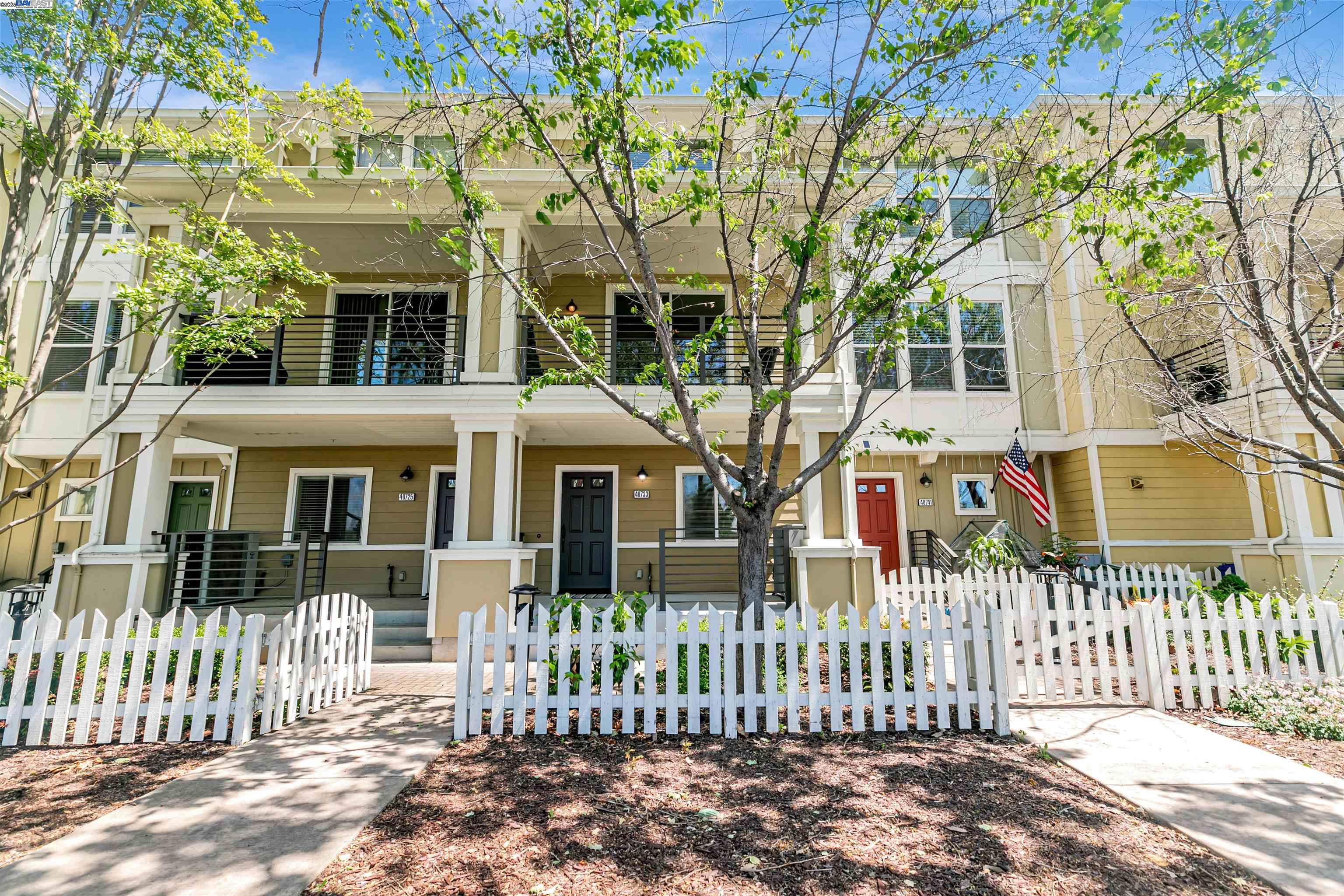 MLS: 41105309 Condo For Sale