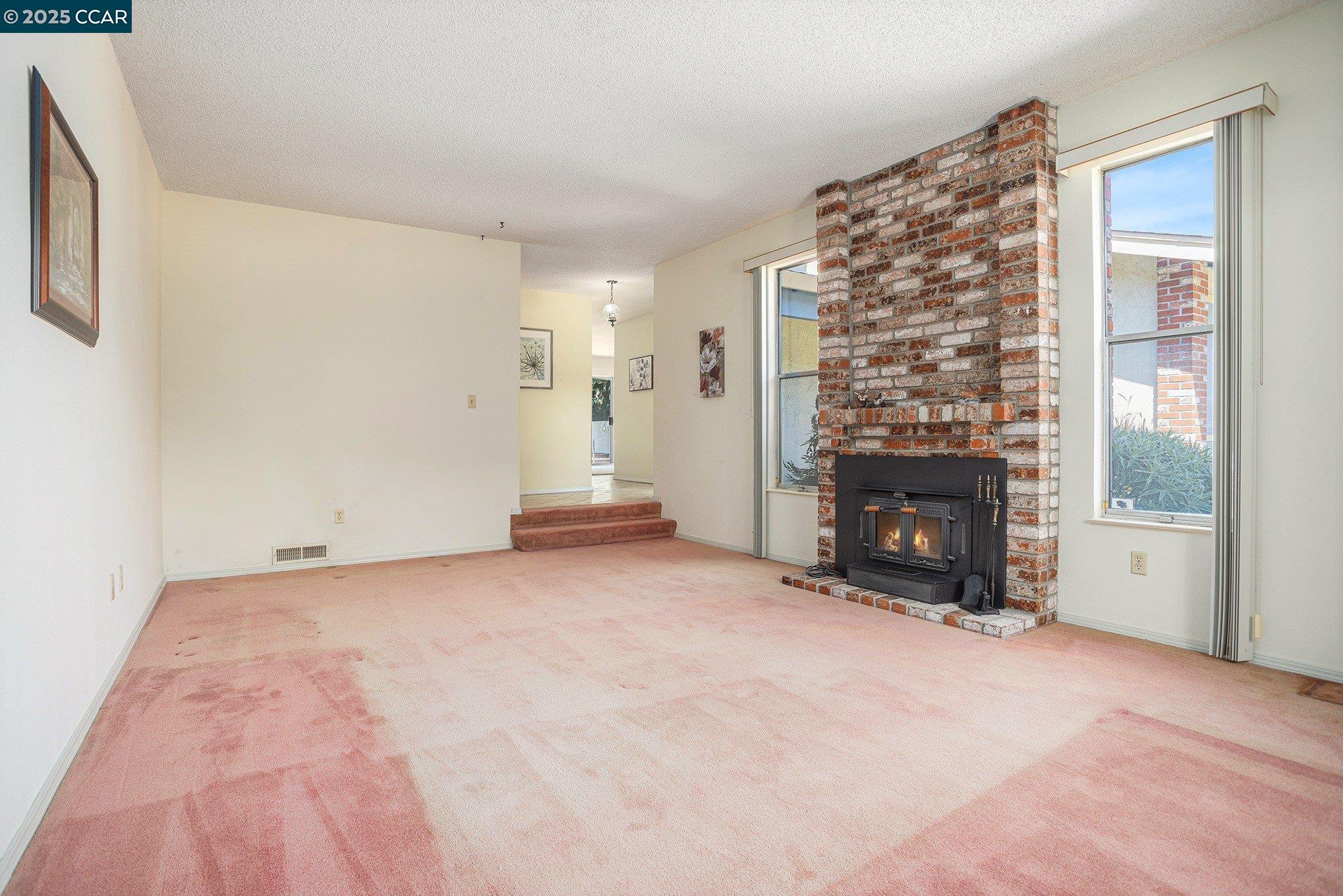 3323 Diablo Cir, Pinole, California 94564, 3 Bedrooms Bedrooms, 8 Rooms Rooms,2 BathroomsBathrooms,Residential,For Sale,3323 Diablo Cir,41105310