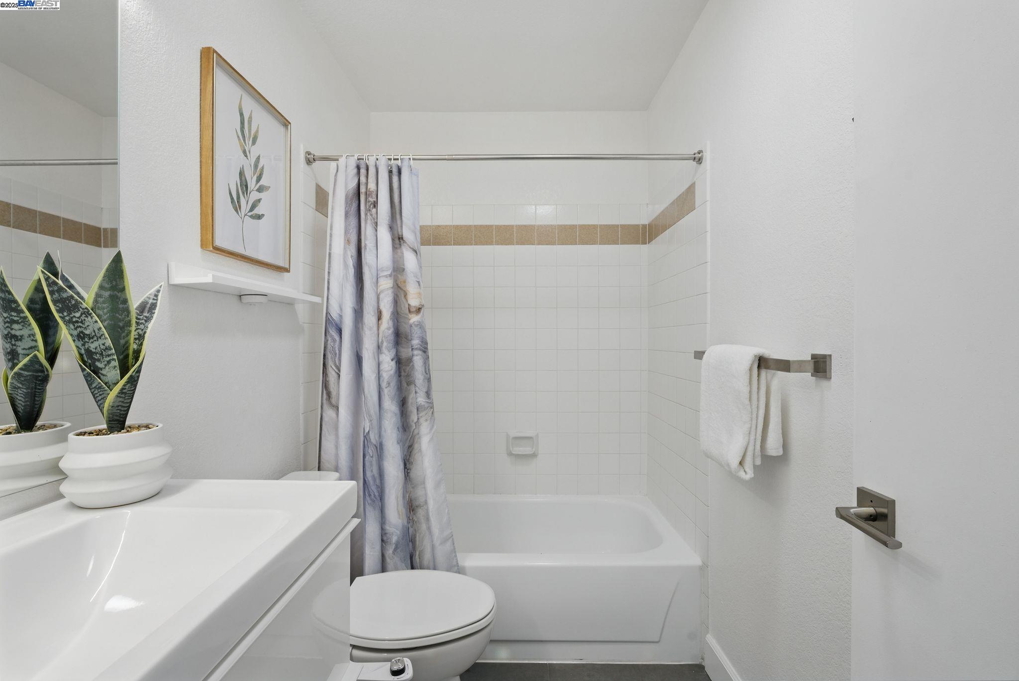 Detail Gallery Image 12 of 39 For 1246 Coyote Creek Pl, San Jose,  CA 95116 - 2 Beds | 2 Baths