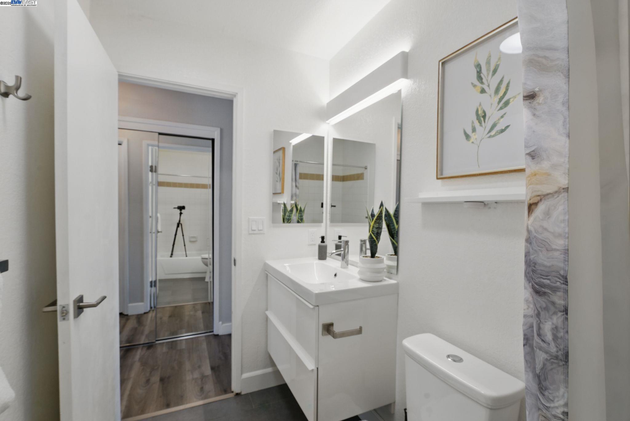 Detail Gallery Image 14 of 39 For 1246 Coyote Creek Pl, San Jose,  CA 95116 - 2 Beds | 2 Baths