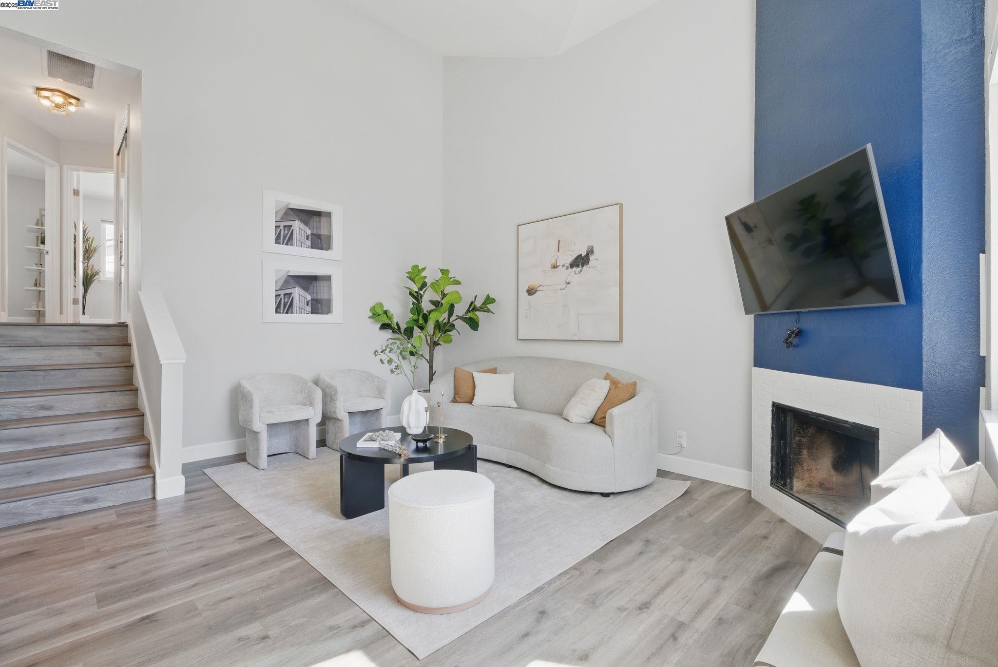 Detail Gallery Image 3 of 39 For 1246 Coyote Creek Pl, San Jose,  CA 95116 - 2 Beds | 2 Baths