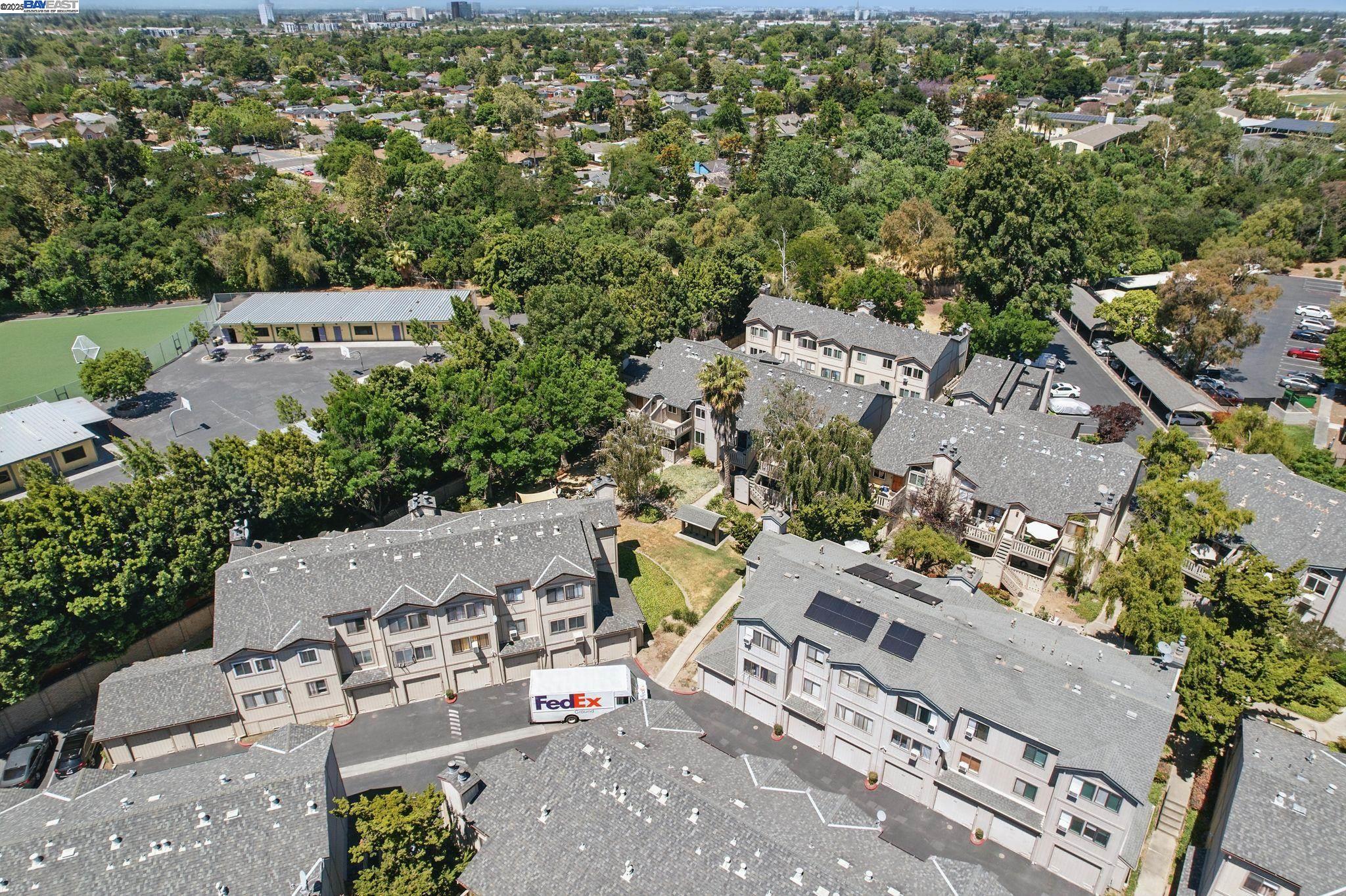 Detail Gallery Image 33 of 39 For 1246 Coyote Creek Pl, San Jose,  CA 95116 - 2 Beds | 2 Baths