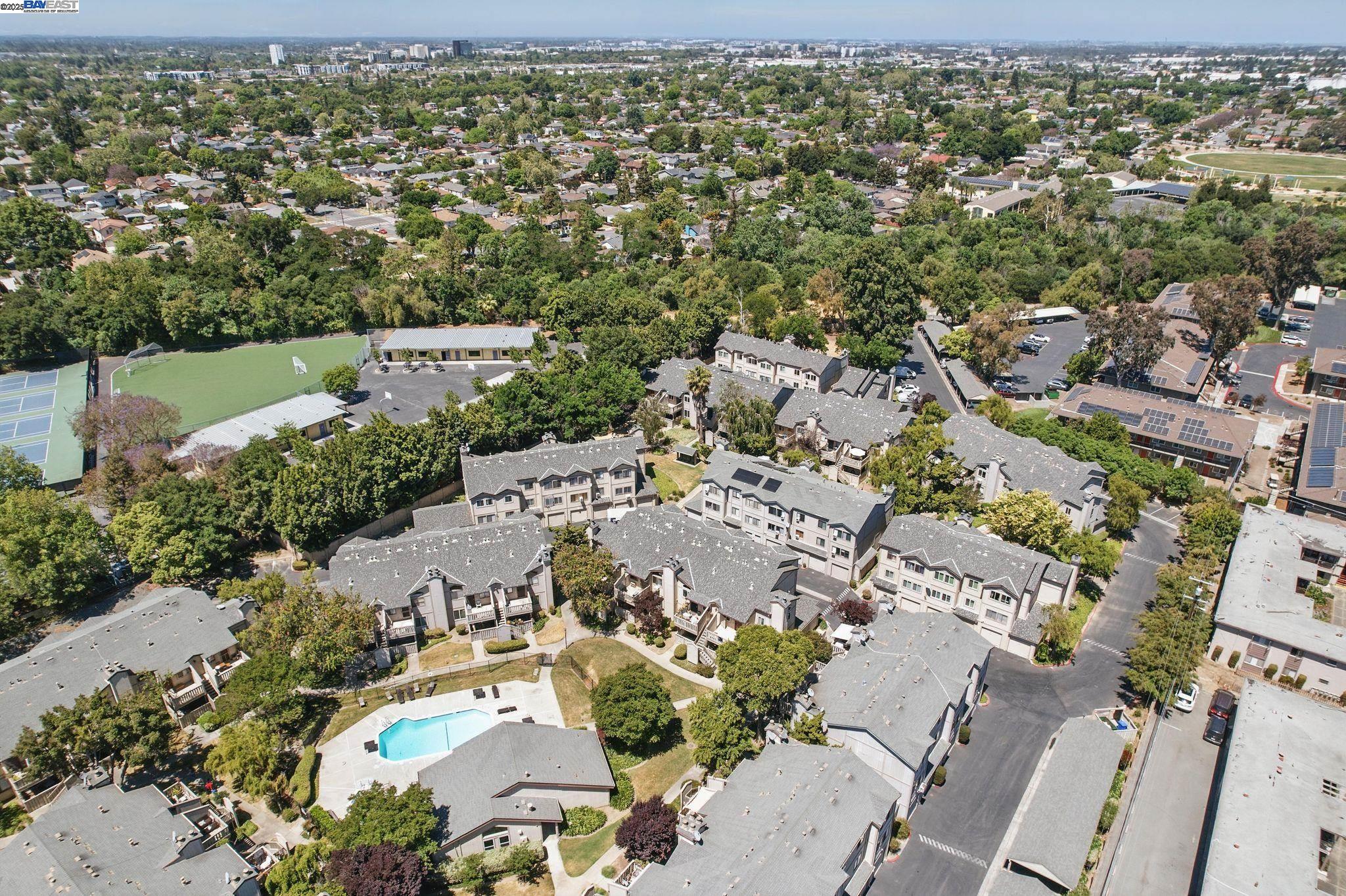 Detail Gallery Image 34 of 39 For 1246 Coyote Creek Pl, San Jose,  CA 95116 - 2 Beds | 2 Baths