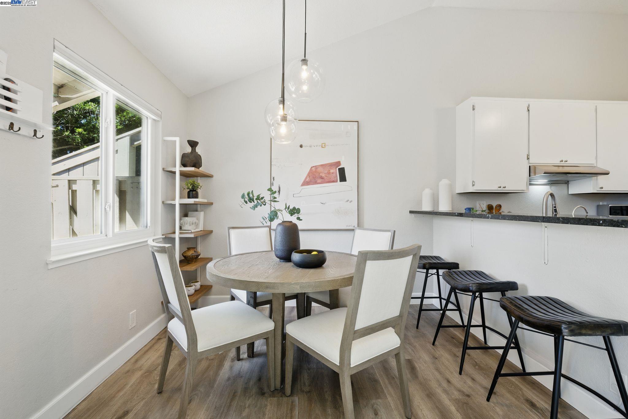 Detail Gallery Image 8 of 39 For 1246 Coyote Creek Pl, San Jose,  CA 95116 - 2 Beds | 2 Baths
