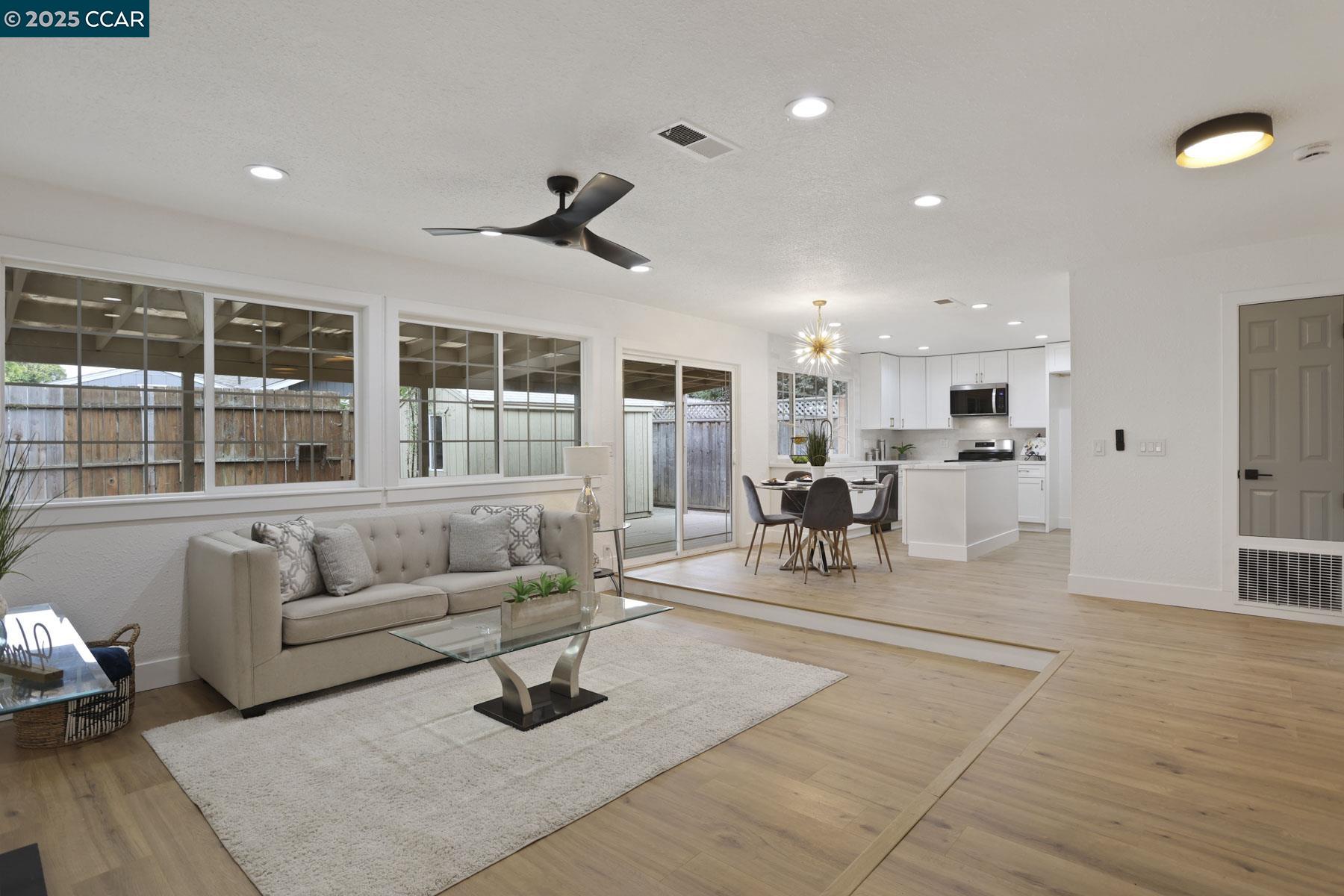 Detail Gallery Image 11 of 32 For 7833 Santa Barbara Drive, Rohnert Park,  CA 94928-4083 - 4 Beds | 2 Baths