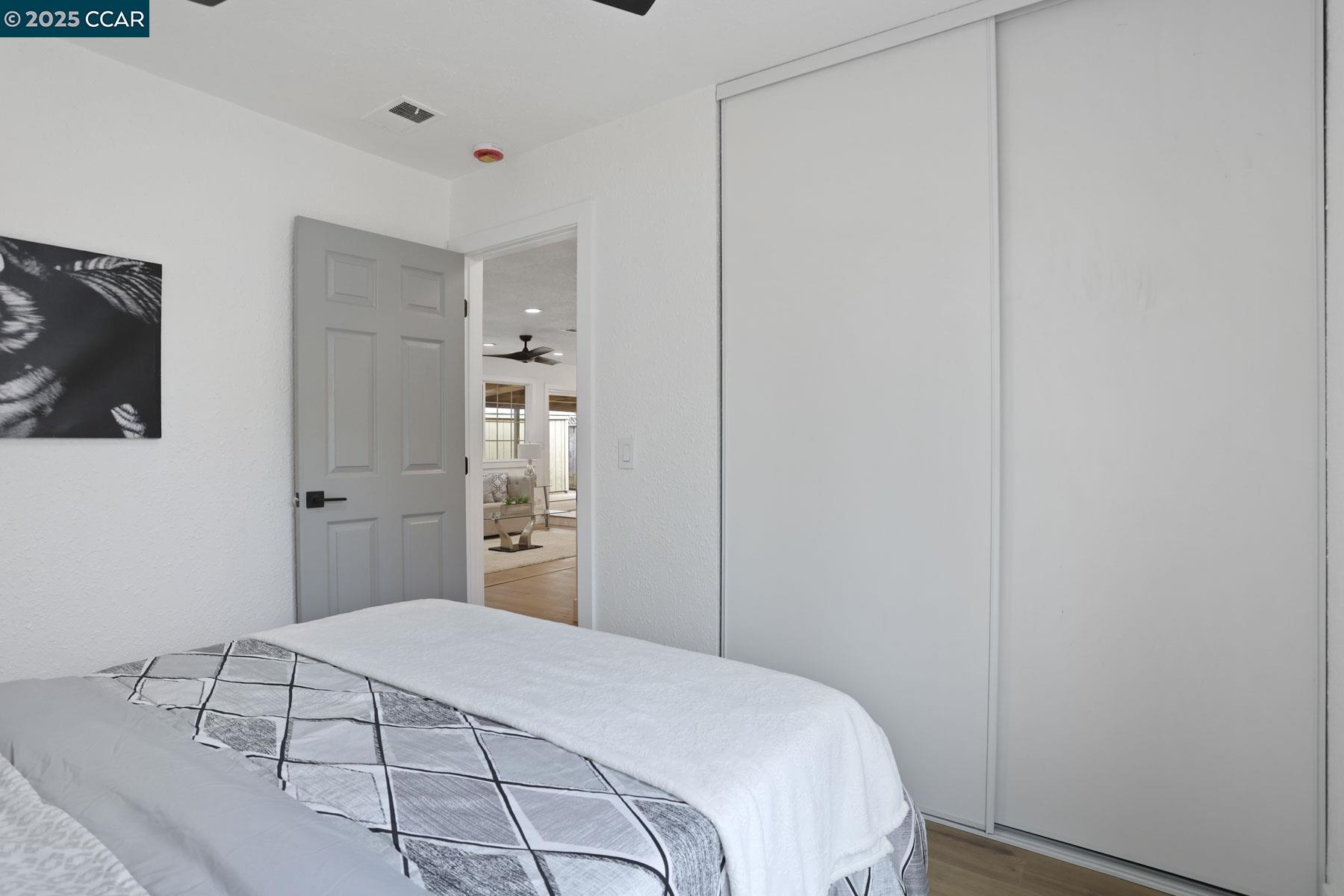Detail Gallery Image 24 of 32 For 7833 Santa Barbara Drive, Rohnert Park,  CA 94928-4083 - 4 Beds | 2 Baths