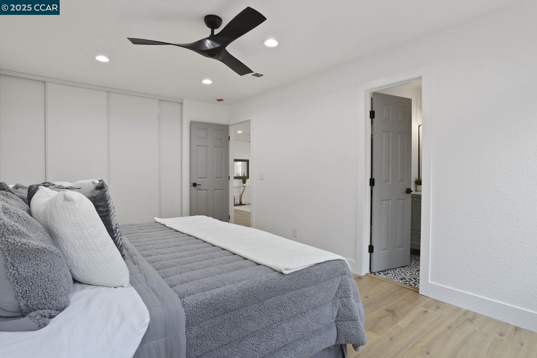 Detail Gallery Image 26 of 32 For 7833 Santa Barbara Drive, Rohnert Park,  CA 94928-4083 - 4 Beds | 2 Baths