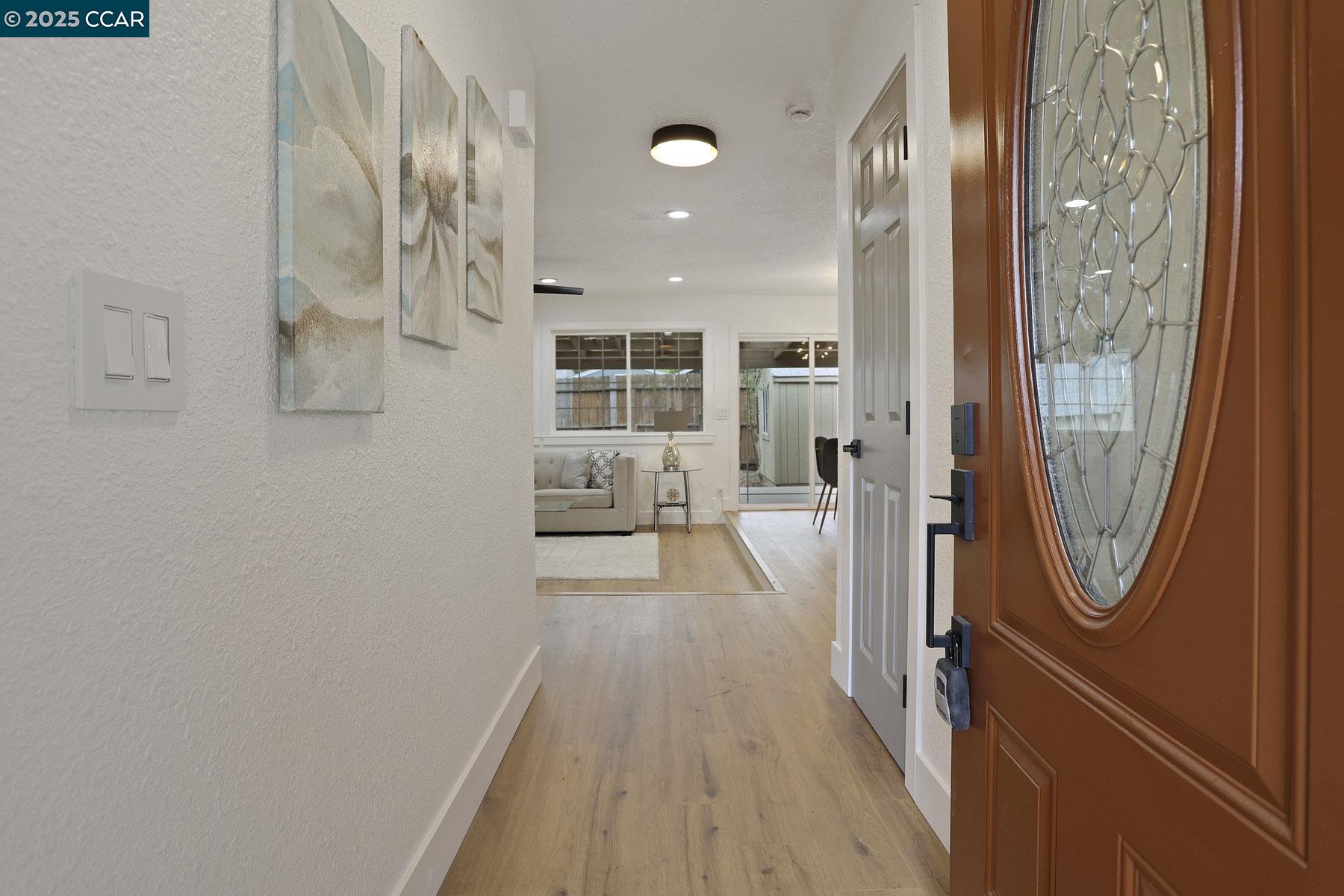 Detail Gallery Image 7 of 32 For 7833 Santa Barbara Drive, Rohnert Park,  CA 94928-4083 - 4 Beds | 2 Baths