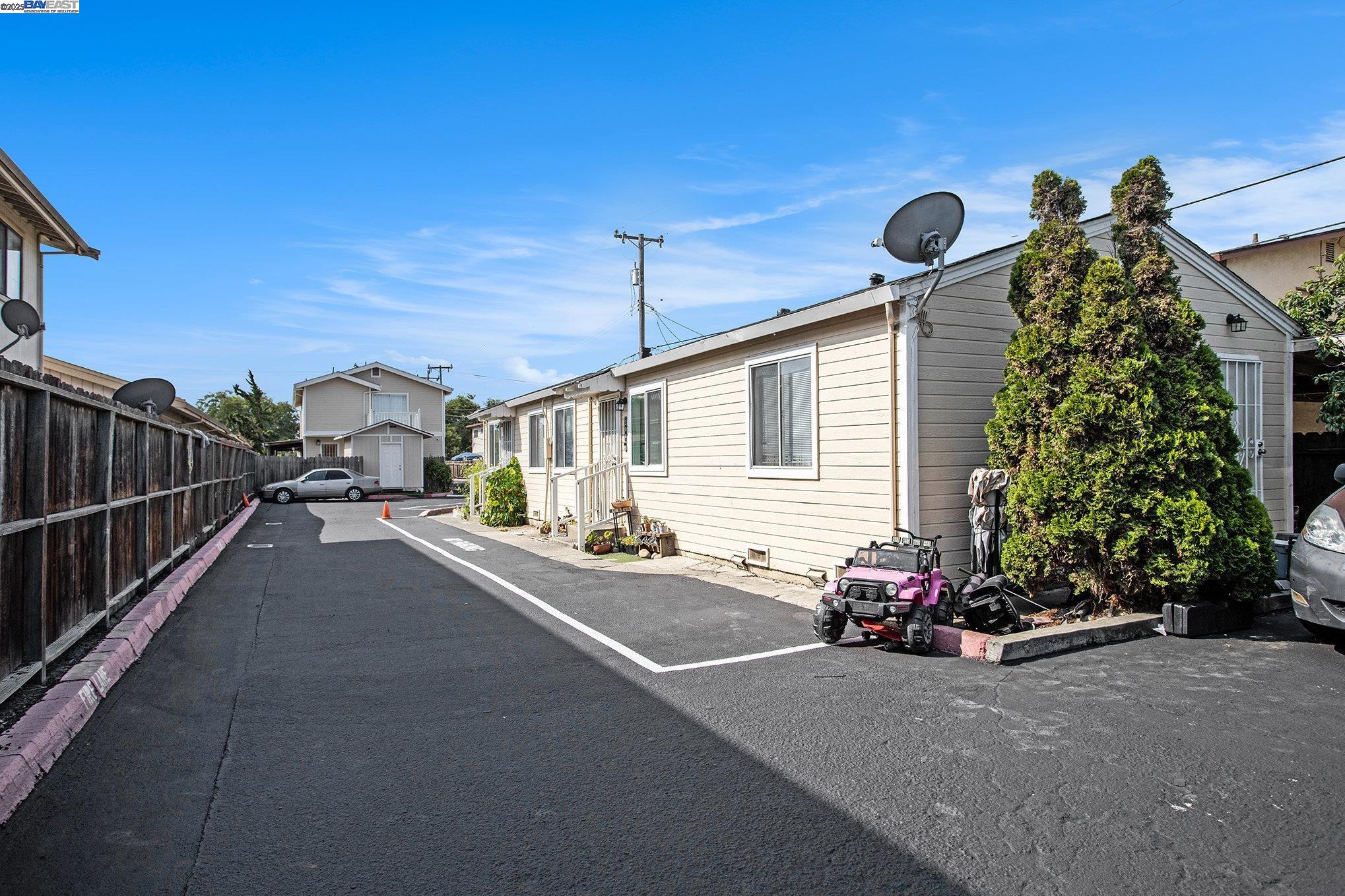 204 Sunset Blvd, Hayward, California 94541, ,Commercial Sale,For Sale,204 Sunset Blvd,41105319