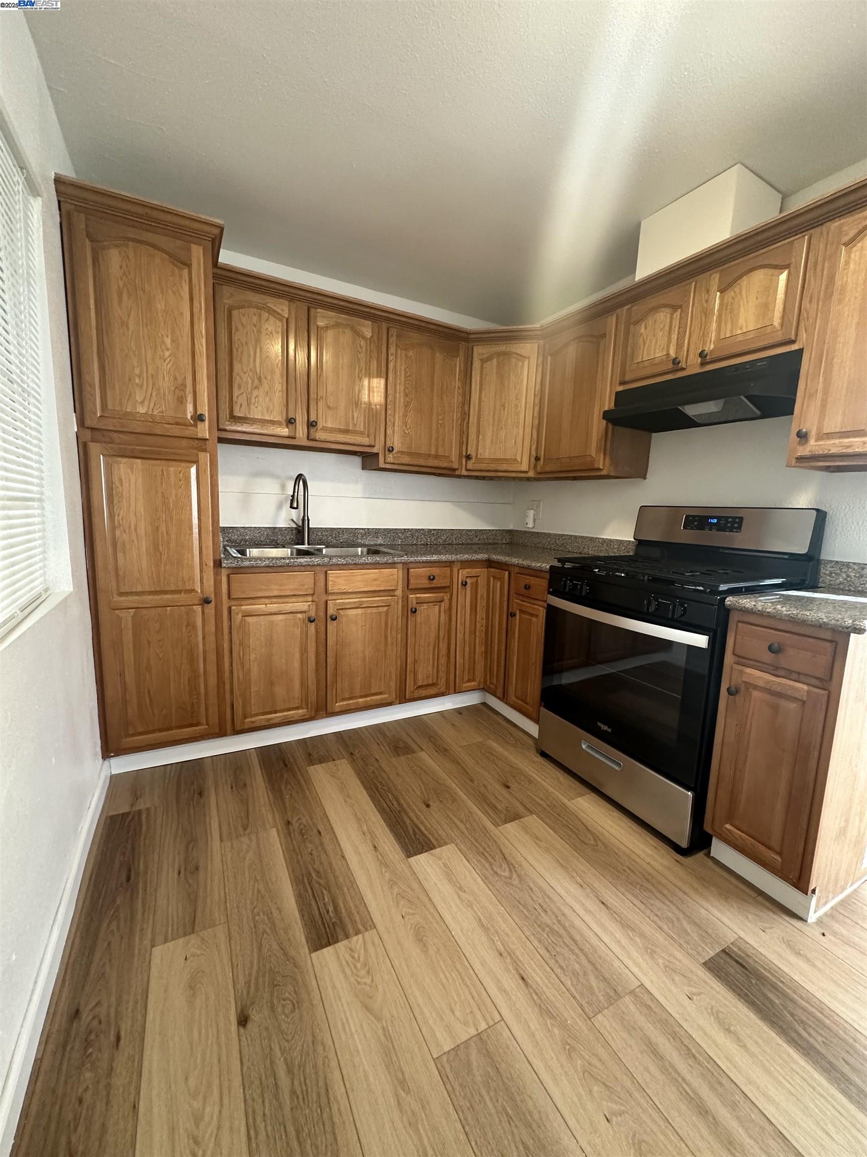 204 Sunset Blvd, Hayward, California 94541, ,Commercial Sale,For Sale,204 Sunset Blvd,41105319