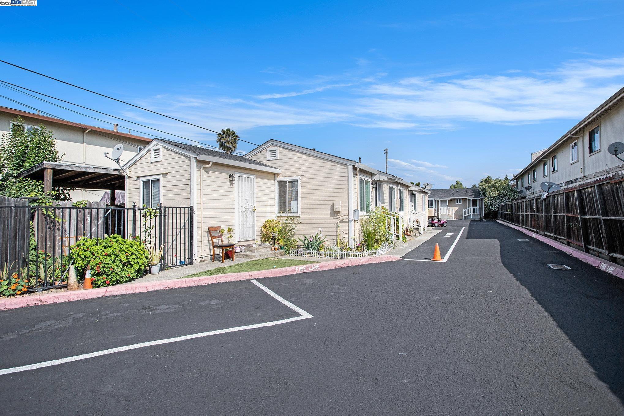 204 Sunset Blvd, Hayward, California 94541, ,Commercial Sale,For Sale,204 Sunset Blvd,41105319