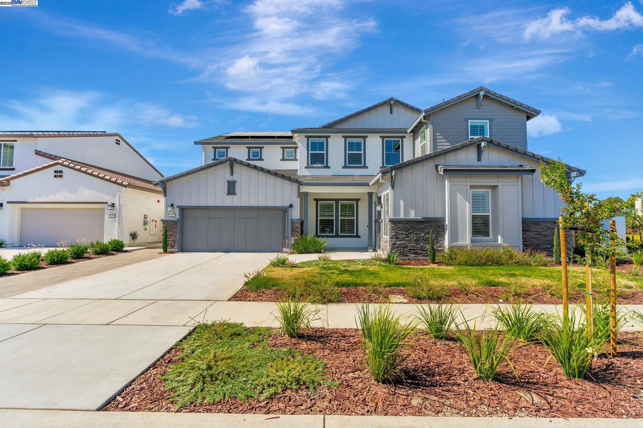 Detail Gallery Image 1 of 60 For 665 River Bend Dr, Lathrop,  CA 95330 - 6 Beds | 6/1 Baths