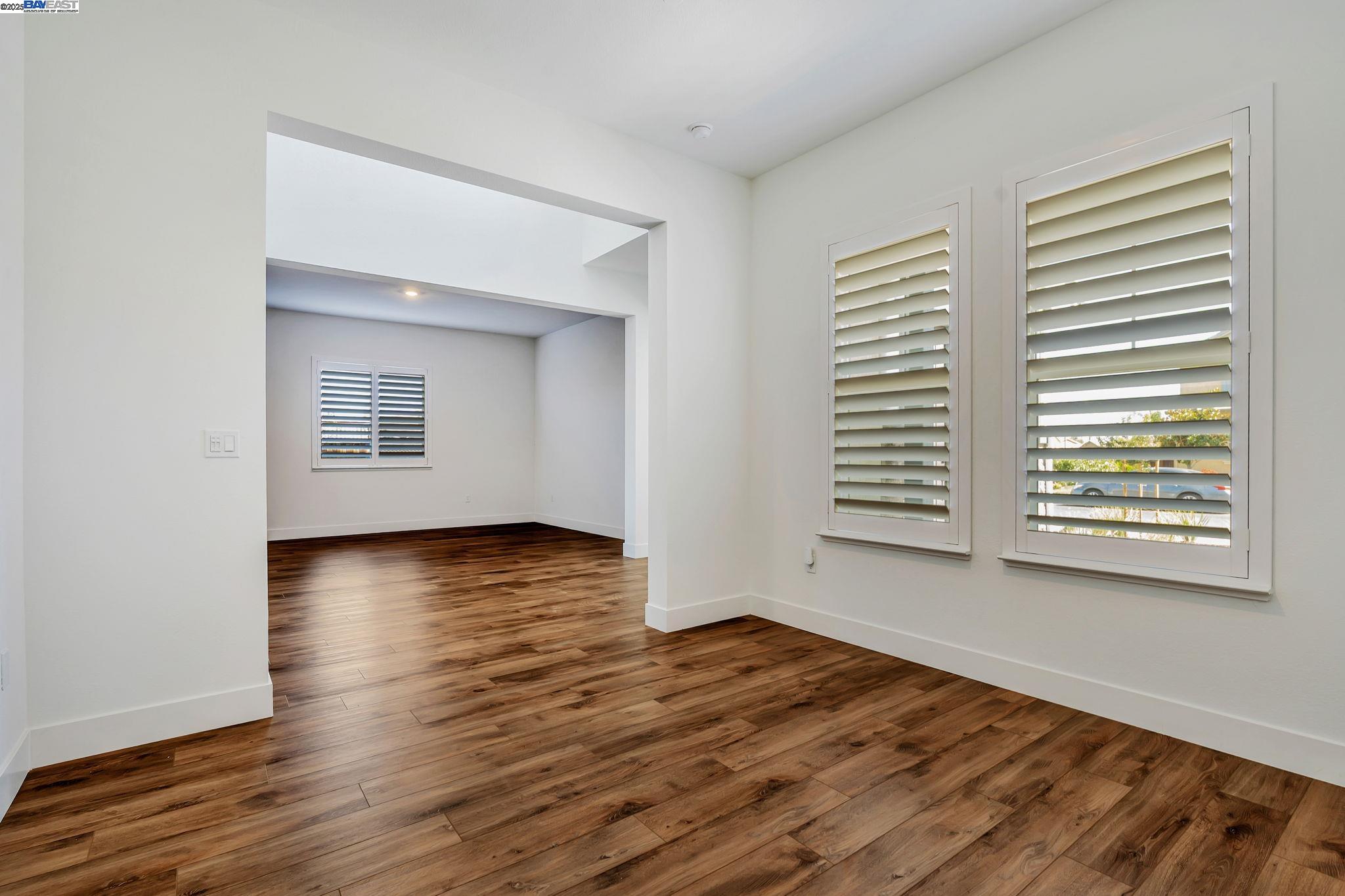 Detail Gallery Image 20 of 60 For 665 River Bend Dr, Lathrop,  CA 95330 - 6 Beds | 6/1 Baths