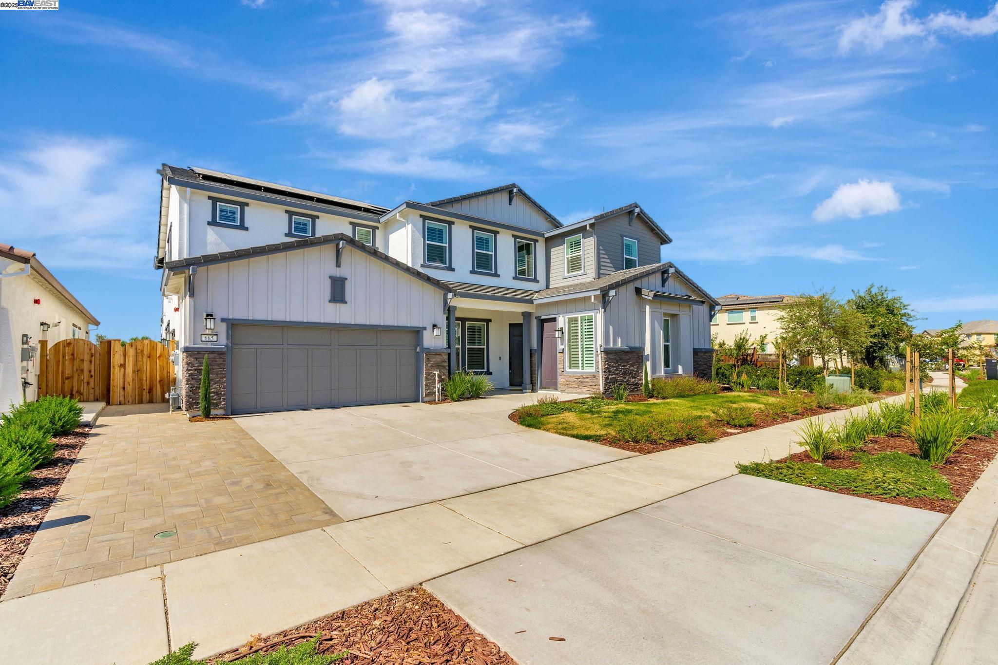 Detail Gallery Image 3 of 60 For 665 River Bend Dr, Lathrop,  CA 95330 - 6 Beds | 6/1 Baths