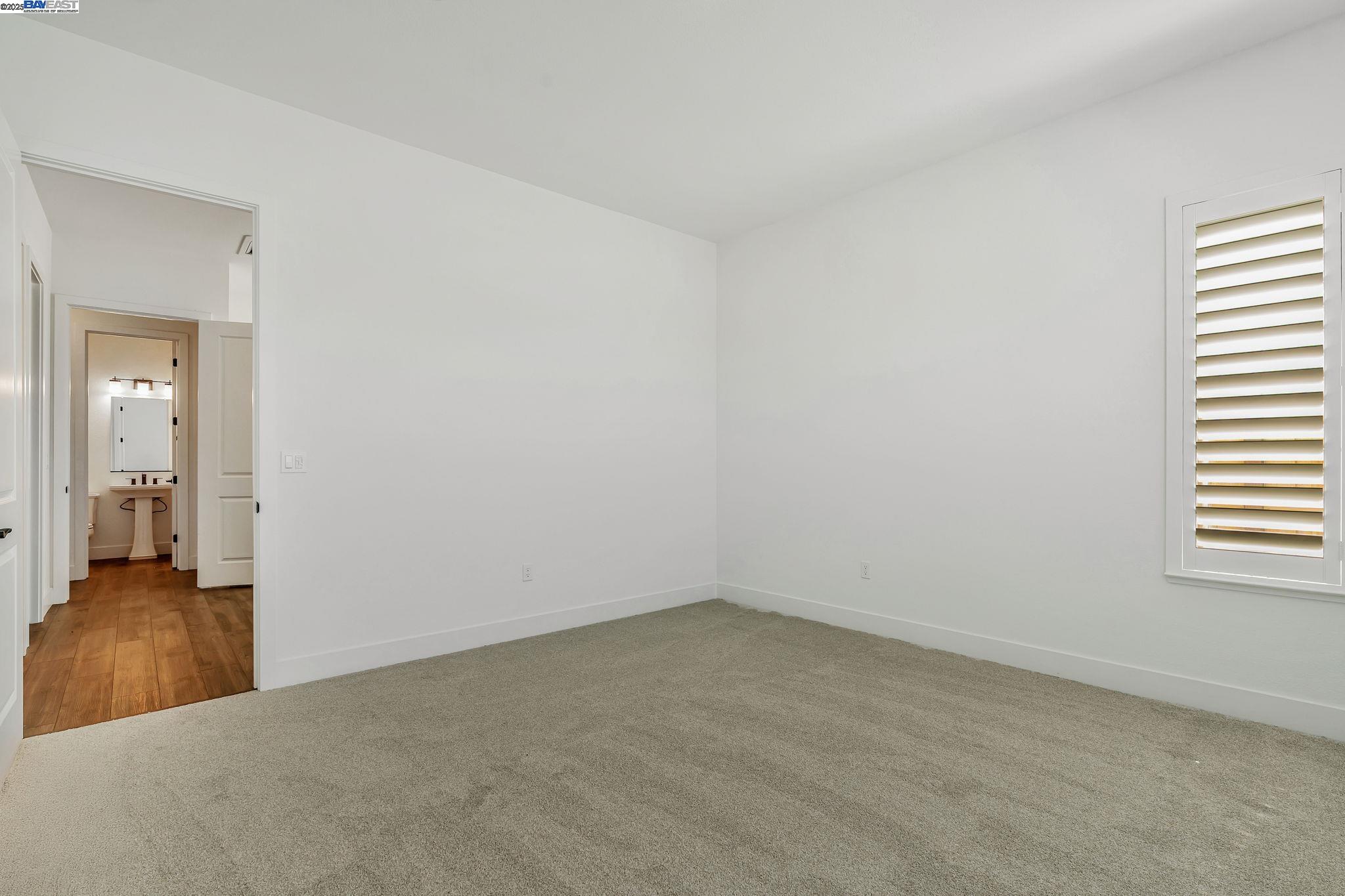 Detail Gallery Image 25 of 60 For 665 River Bend Dr, Lathrop,  CA 95330 - 6 Beds | 6/1 Baths