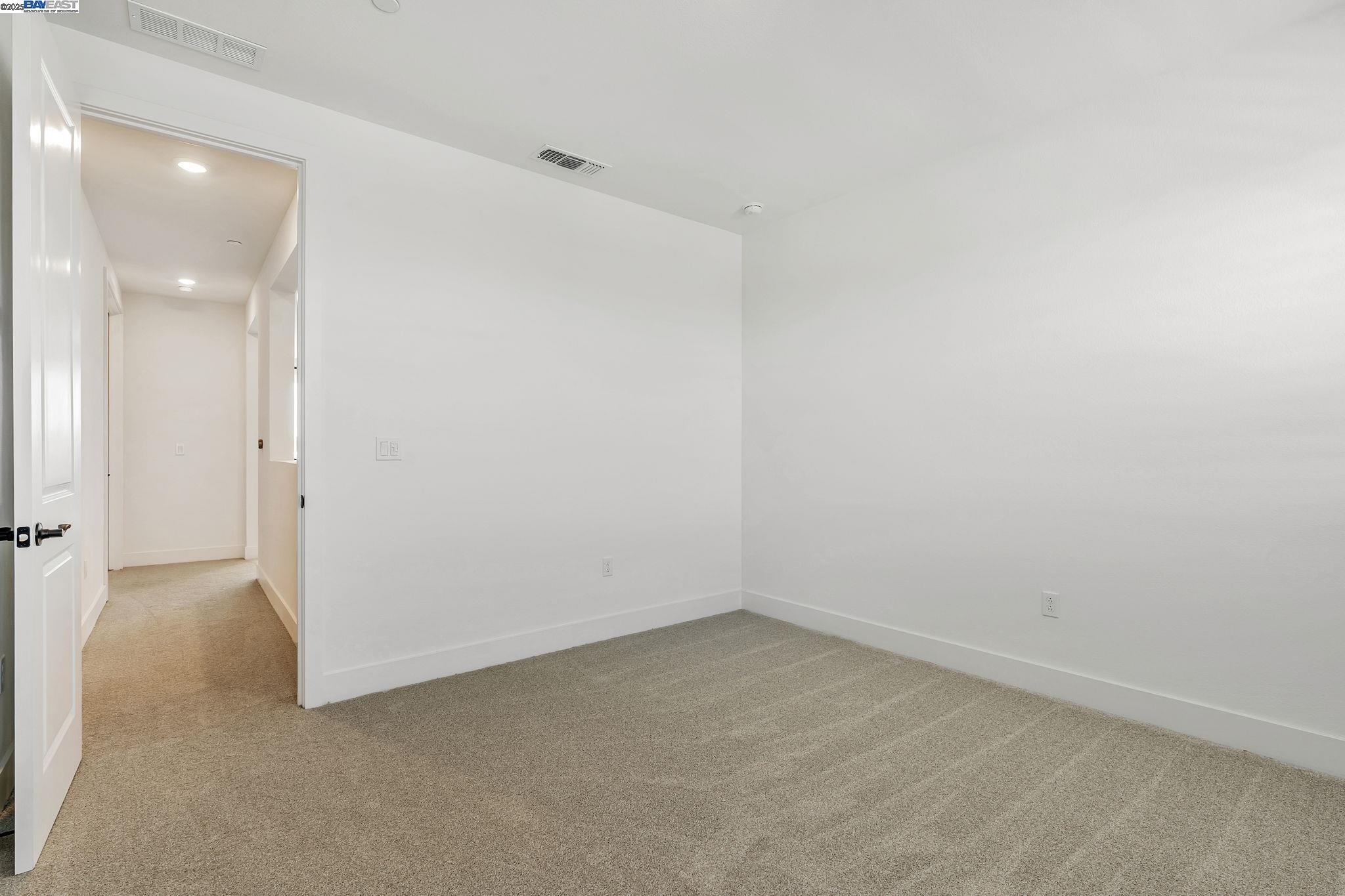 Detail Gallery Image 28 of 60 For 665 River Bend Dr, Lathrop,  CA 95330 - 6 Beds | 6/1 Baths