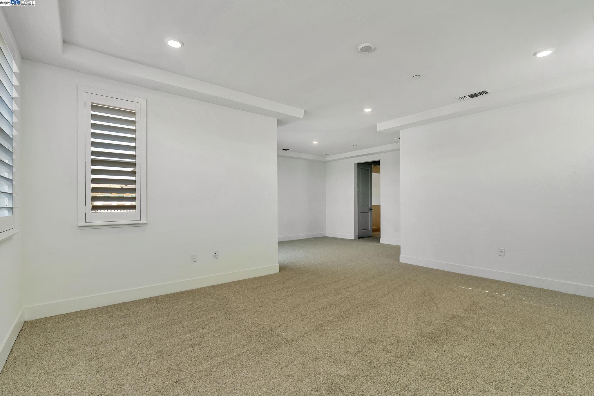 Detail Gallery Image 30 of 60 For 665 River Bend Dr, Lathrop,  CA 95330 - 6 Beds | 6/1 Baths