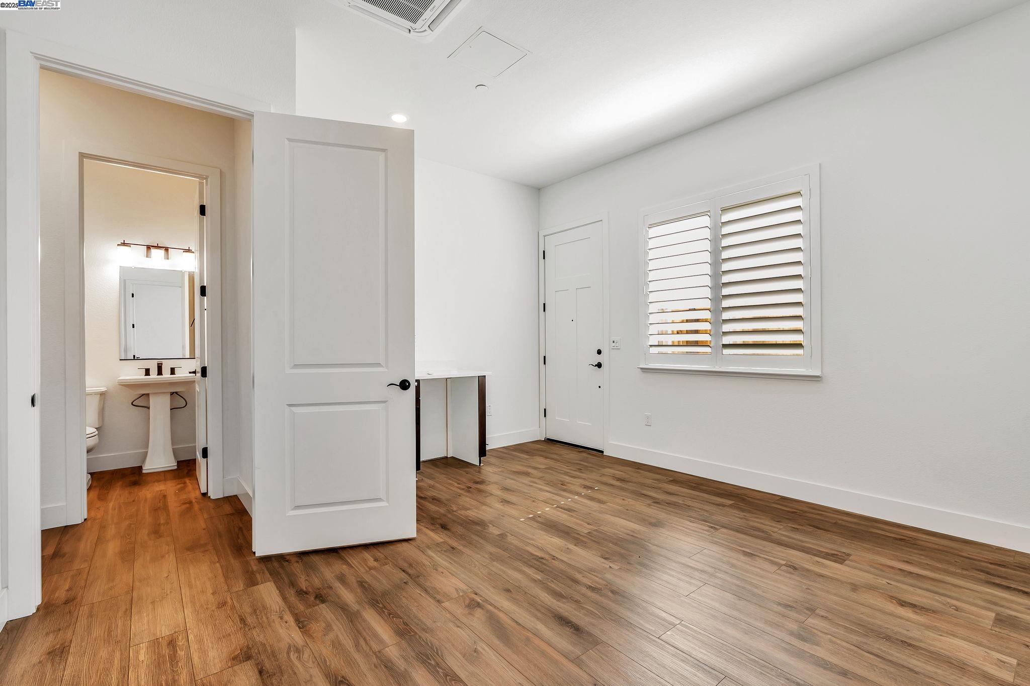 Detail Gallery Image 33 of 60 For 665 River Bend Dr, Lathrop,  CA 95330 - 6 Beds | 6/1 Baths