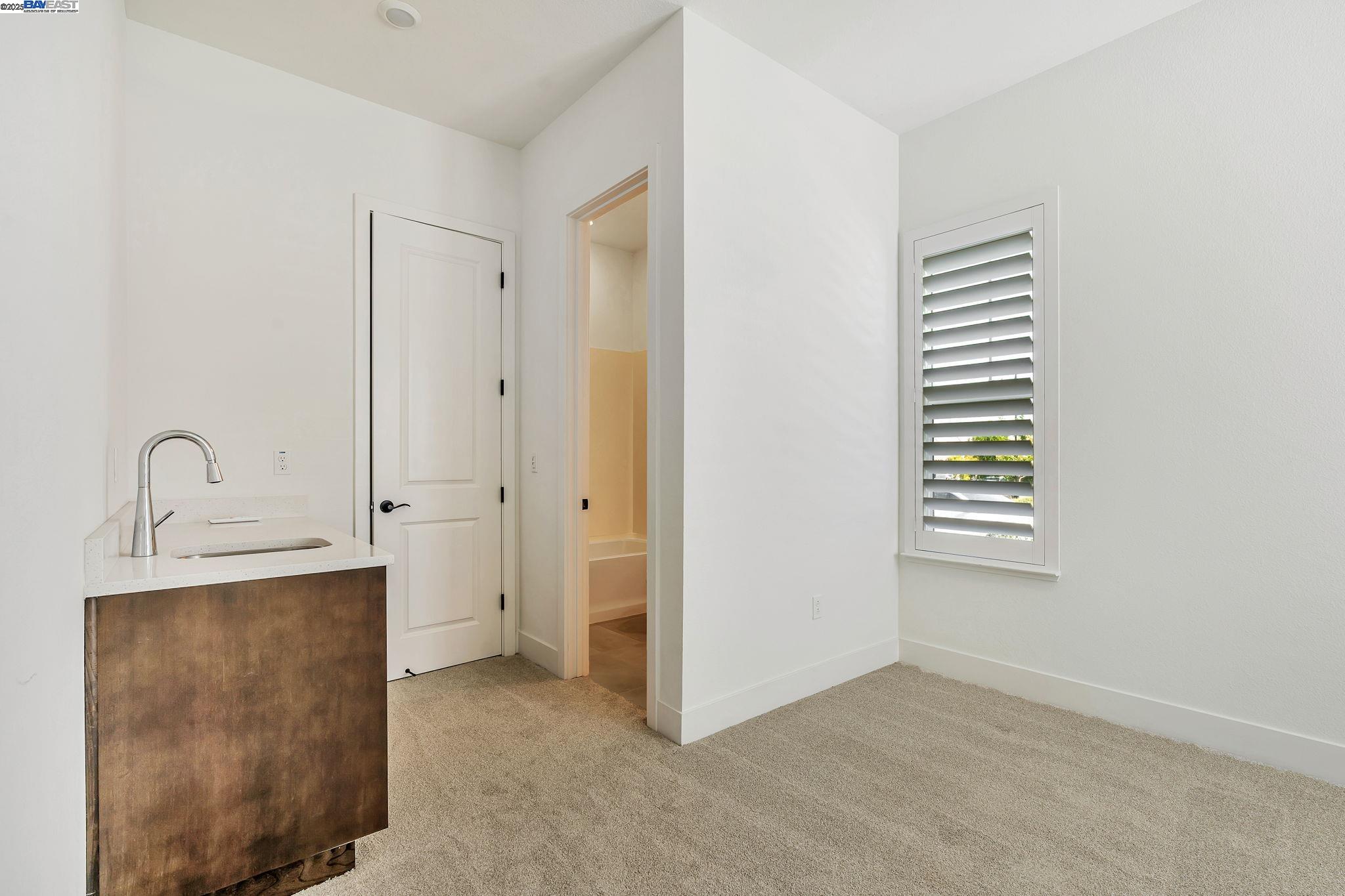 Detail Gallery Image 35 of 60 For 665 River Bend Dr, Lathrop,  CA 95330 - 6 Beds | 6/1 Baths