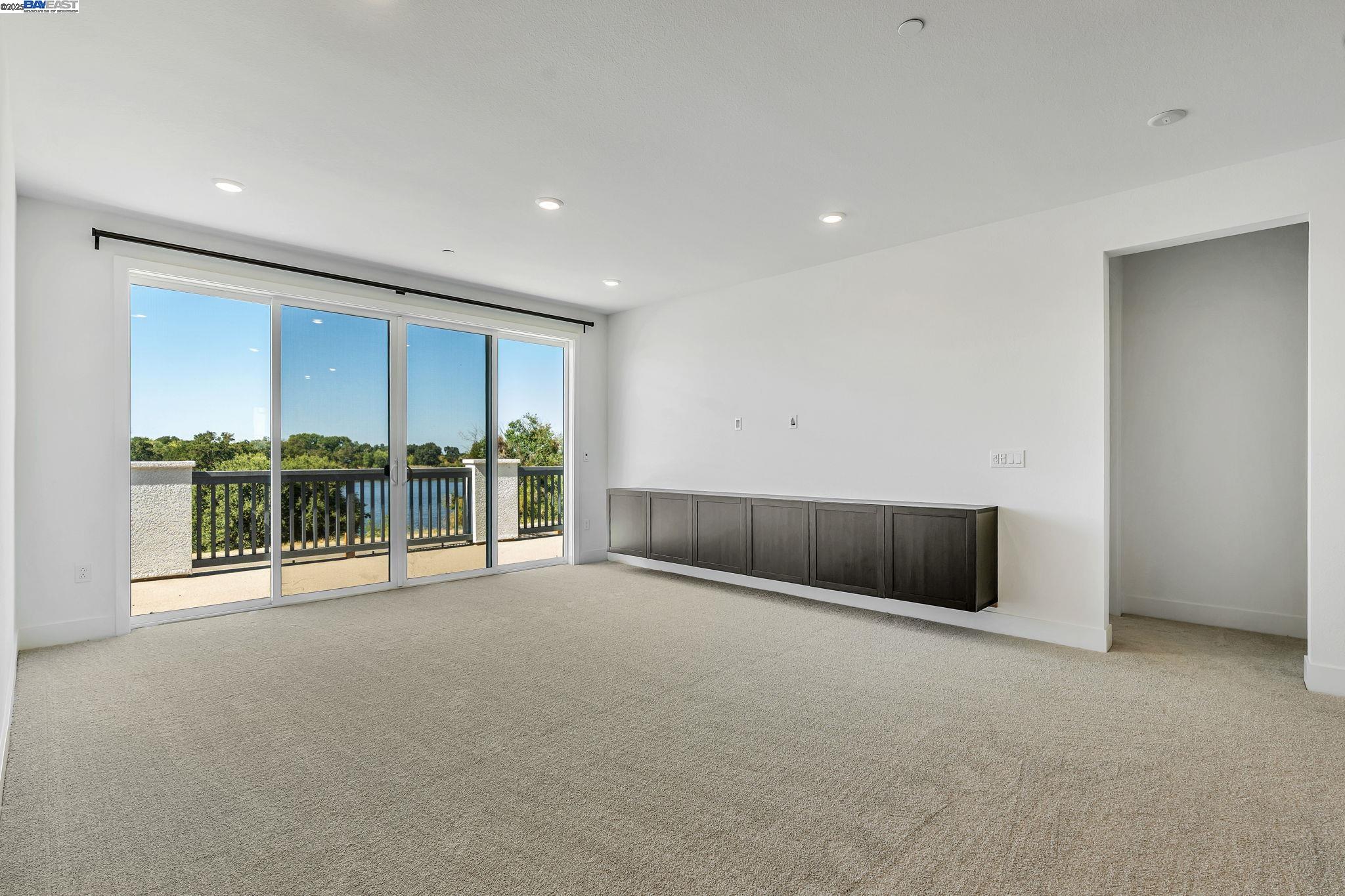 Detail Gallery Image 38 of 60 For 665 River Bend Dr, Lathrop,  CA 95330 - 6 Beds | 6/1 Baths