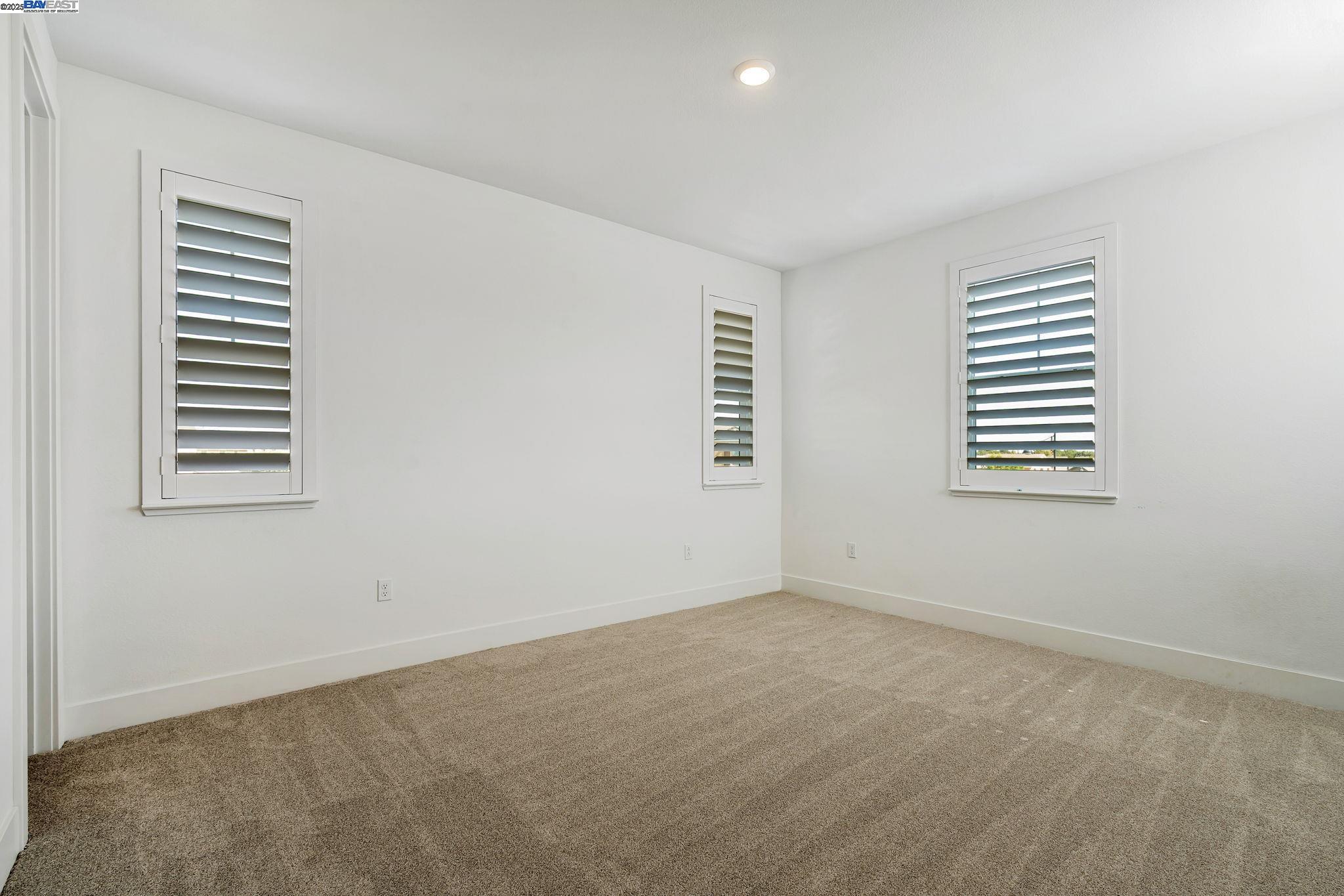 Detail Gallery Image 40 of 60 For 665 River Bend Dr, Lathrop,  CA 95330 - 6 Beds | 6/1 Baths