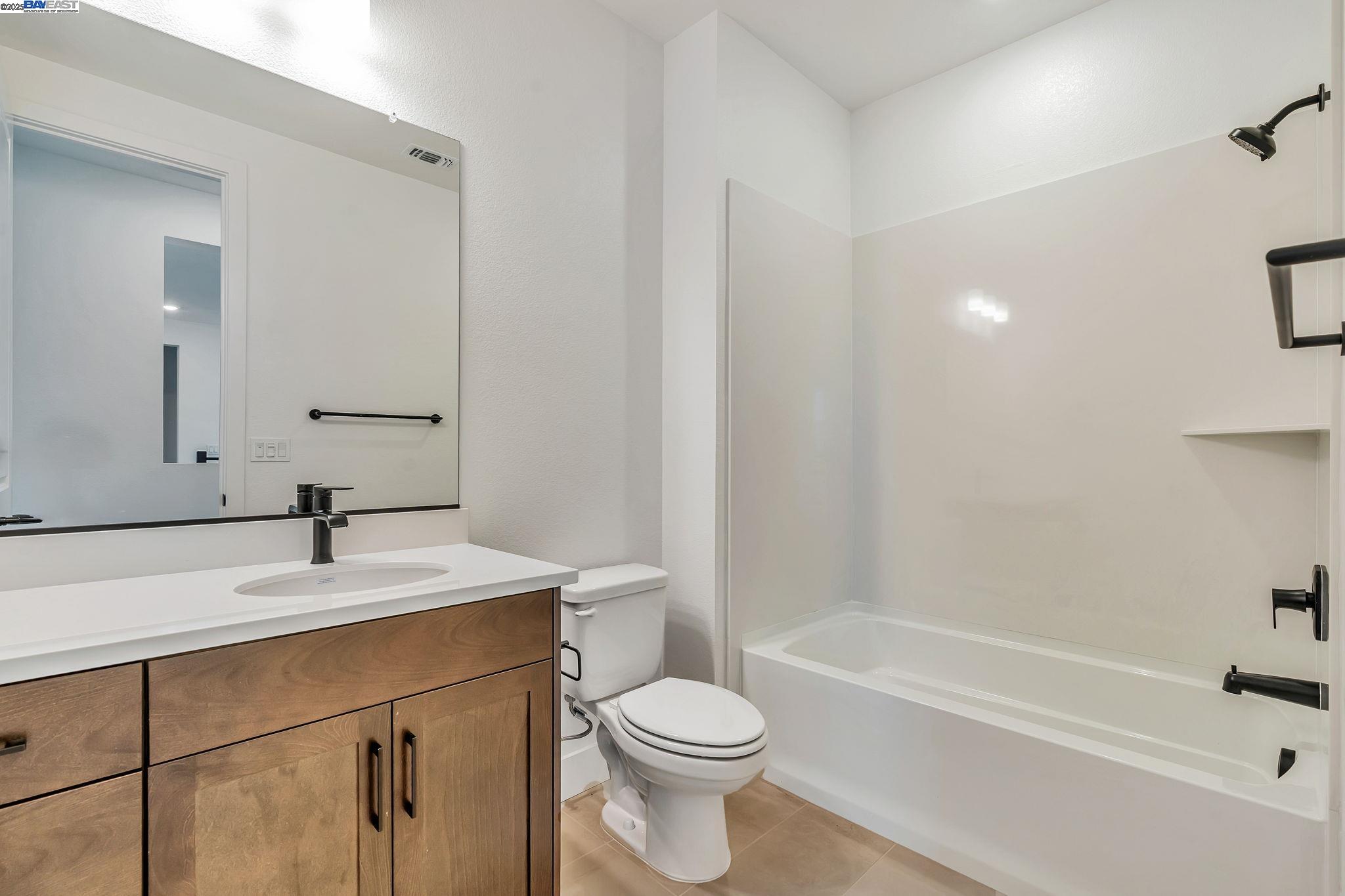 Detail Gallery Image 46 of 60 For 665 River Bend Dr, Lathrop,  CA 95330 - 6 Beds | 6/1 Baths
